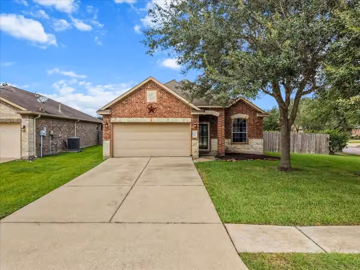 Photo 2 of 3204 Granite Gate Lane, League City, TX