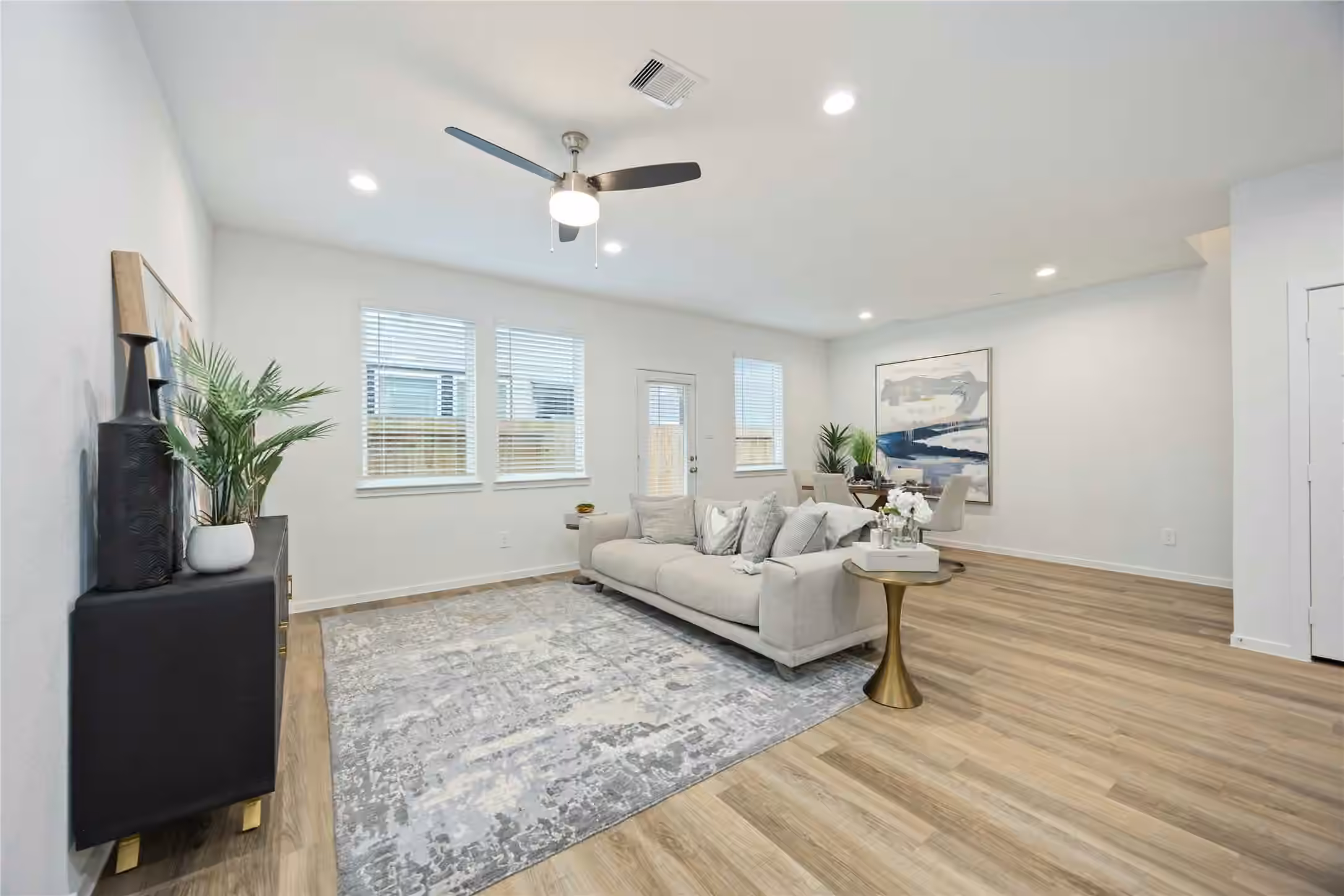 Photo 7 of 7612 Inwood Grove Lane, Houston, TX