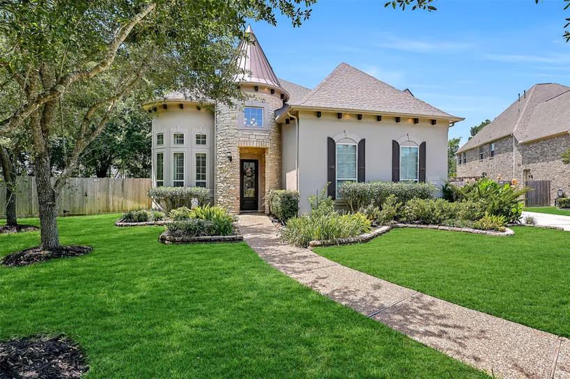Photo 4 of 2304 Halls Creek Court, Friendswood, TX