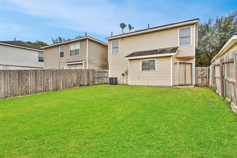 Photo 2 of 2129 Whittier Drive, Houston, TX