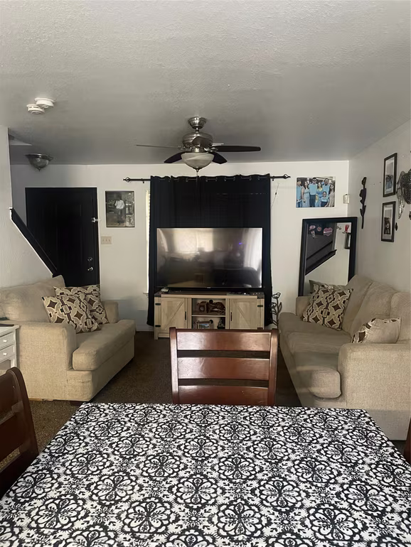 Photo 5 of 2129 Whittier Drive, Houston, TX