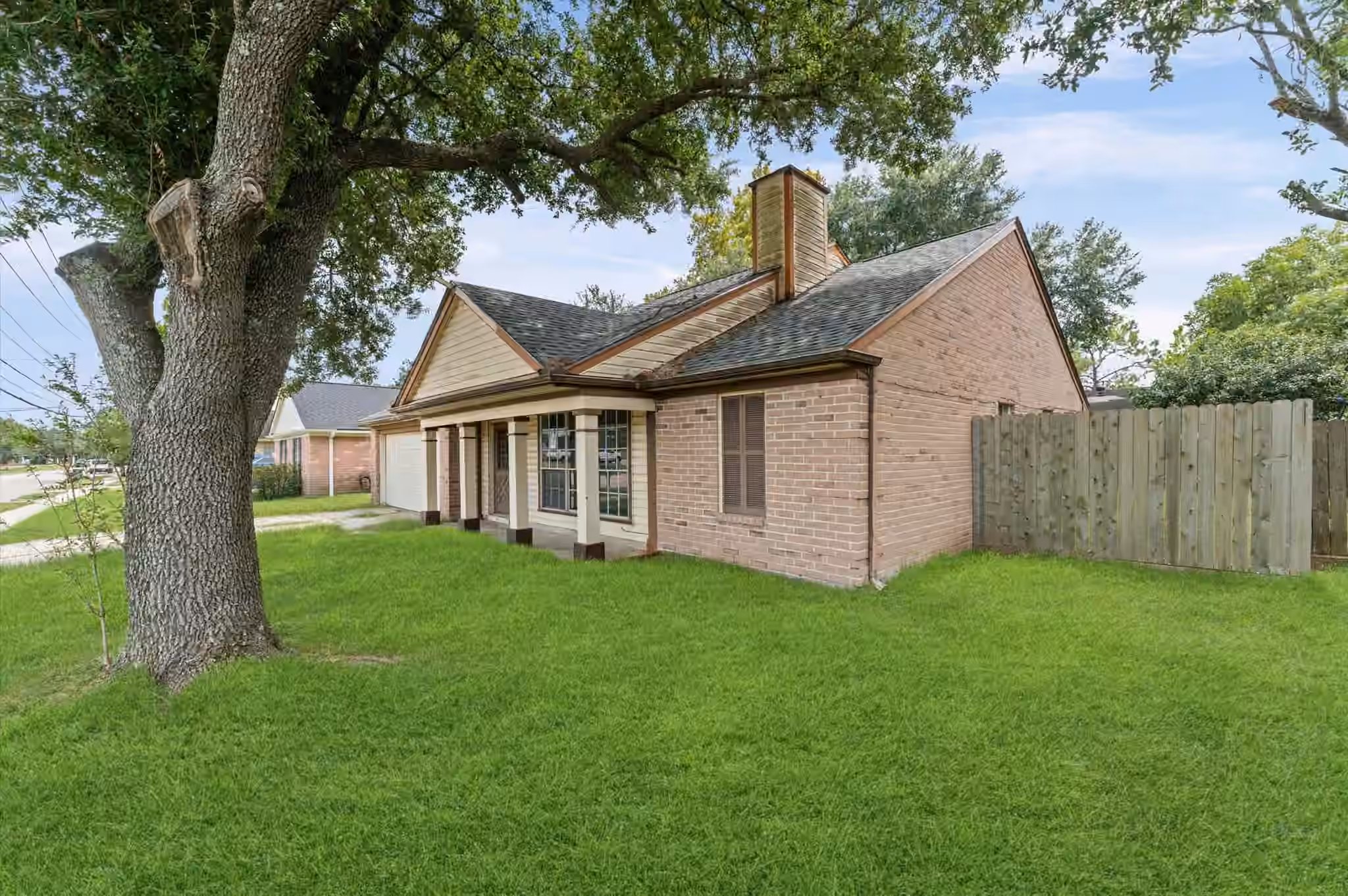 Photo 2 of 2430 Shady Bend Drive, Pearland, TX