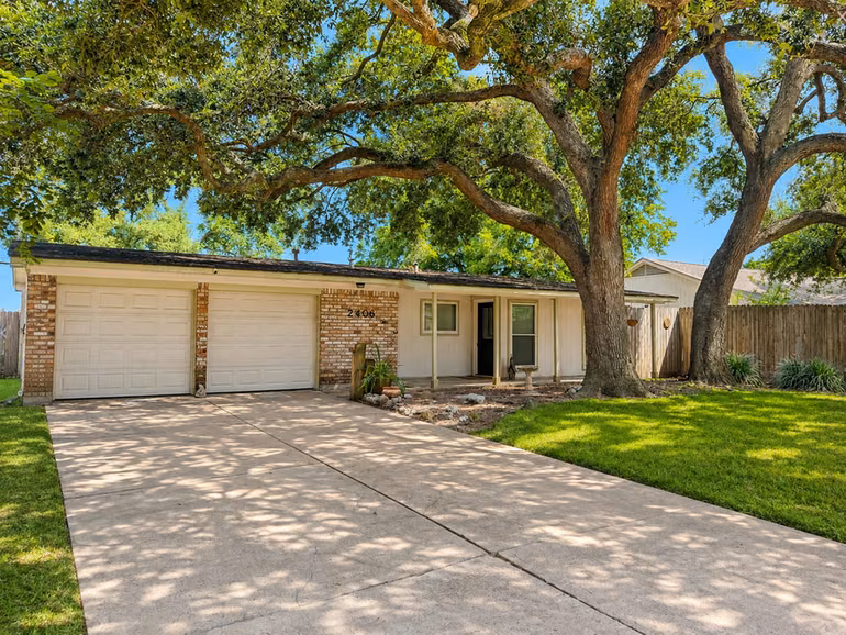 Photo 3 of 2406 Bayou Drive, League City, TX