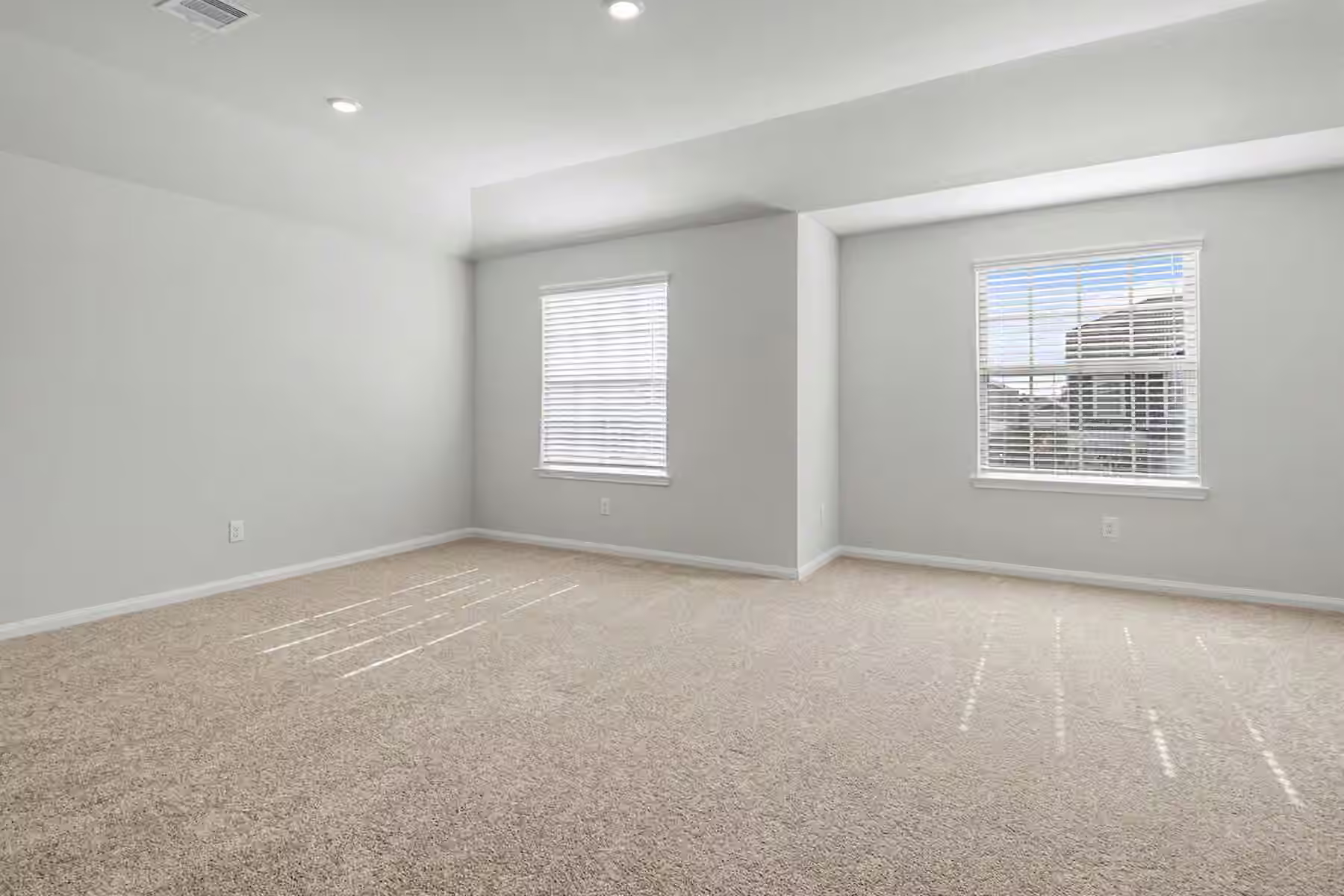 Photo 4 of 8203 Alpine Bearberry Drive, Houston, TX