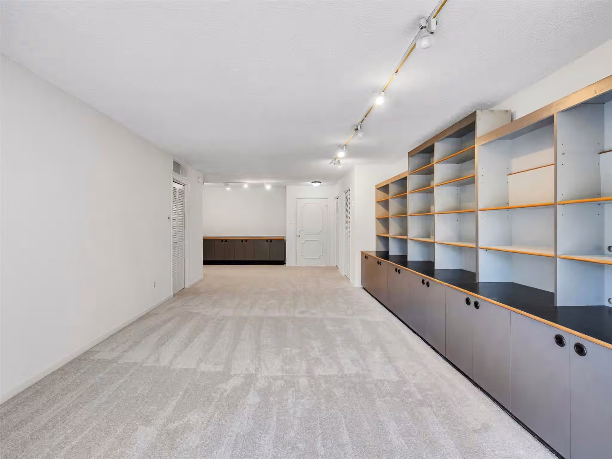 Photo 3 of 5050 Ambassador Way 218, Houston, TX