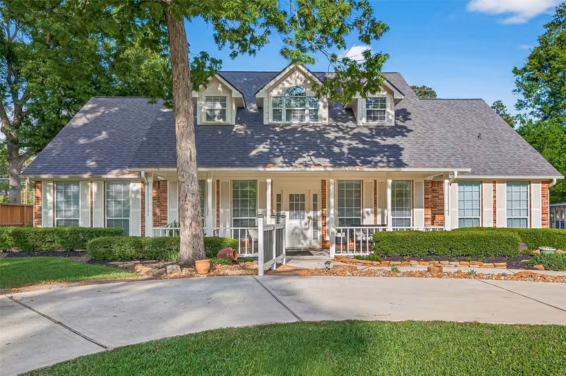Photo of 522 Beauregard Drive, Conroe, TX