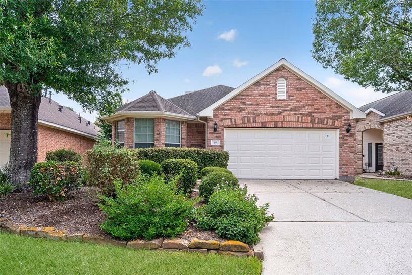 Photo of 18 Arcadia Way, Conroe, TX 77384