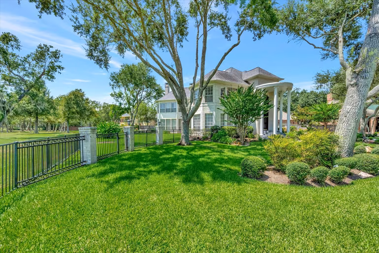 Photo 5 of 14318 Golf View Trail, Houston, TX
