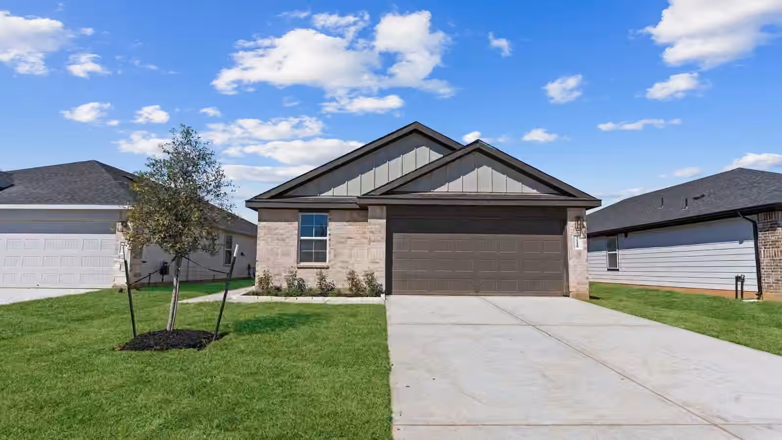 Photo of 1018 Blue Stone Drive, Beasley, TX