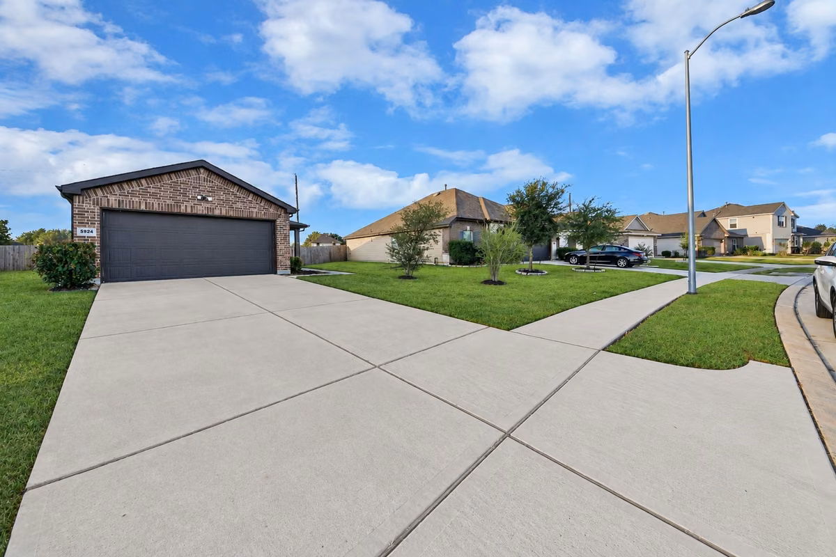 Photo of 5924 Bluebonnet Lane, Rosenberg, TX 77469