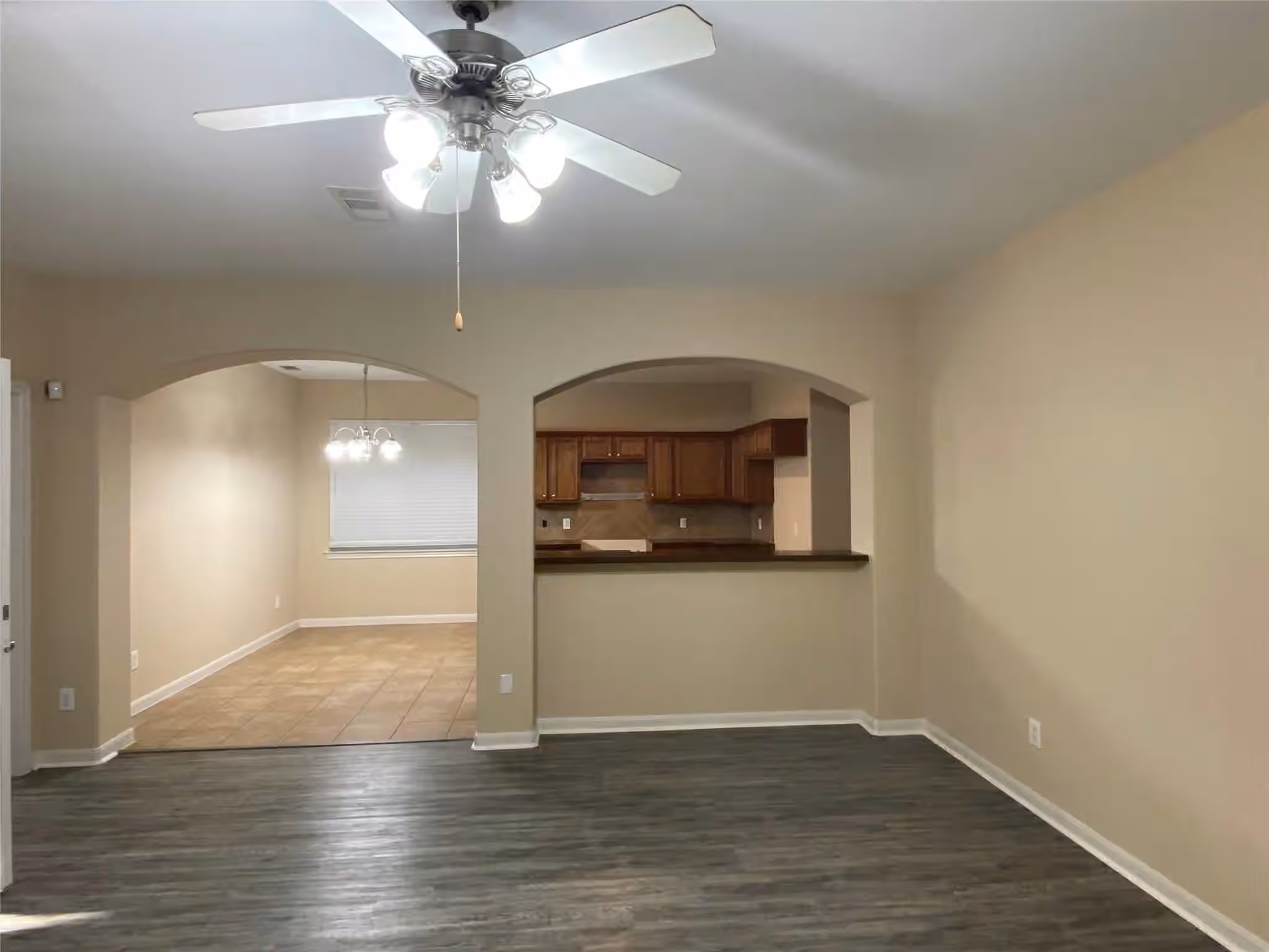 Photo 4 of 4903 Summer Ridge Drive, Conroe, TX