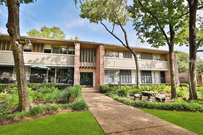 Photo of 666 S Ripple Creek Drive 666, Houston, TX 77057