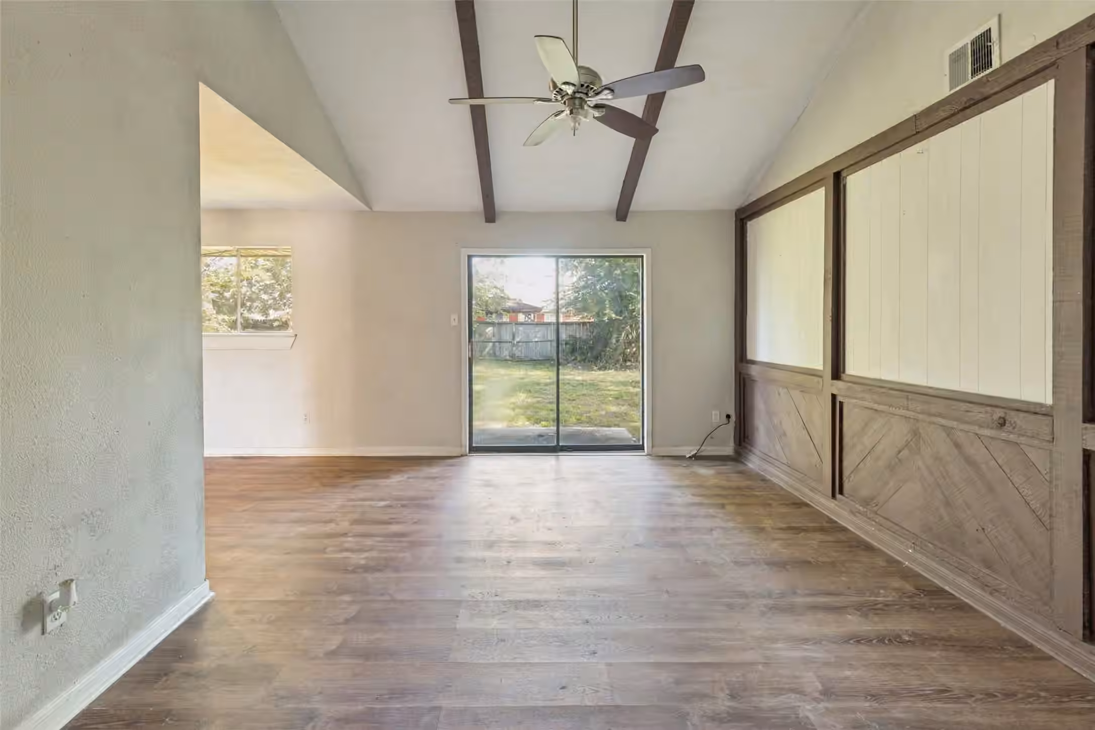 Photo 5 of 12307 Barbizon Drive, Houston, TX