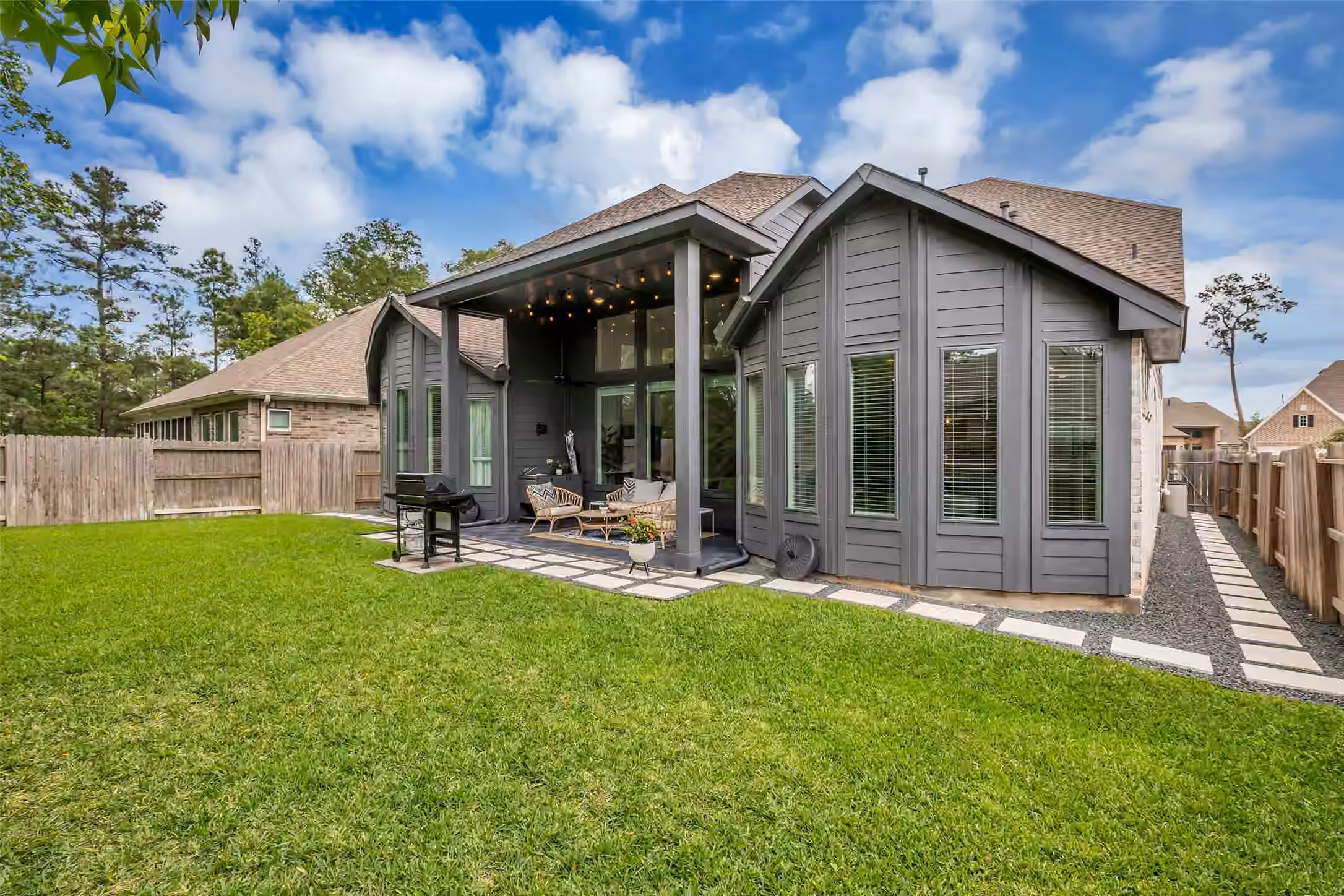 Photo 5 of 2915 Oakcrest Meadow Court, Spring, TX