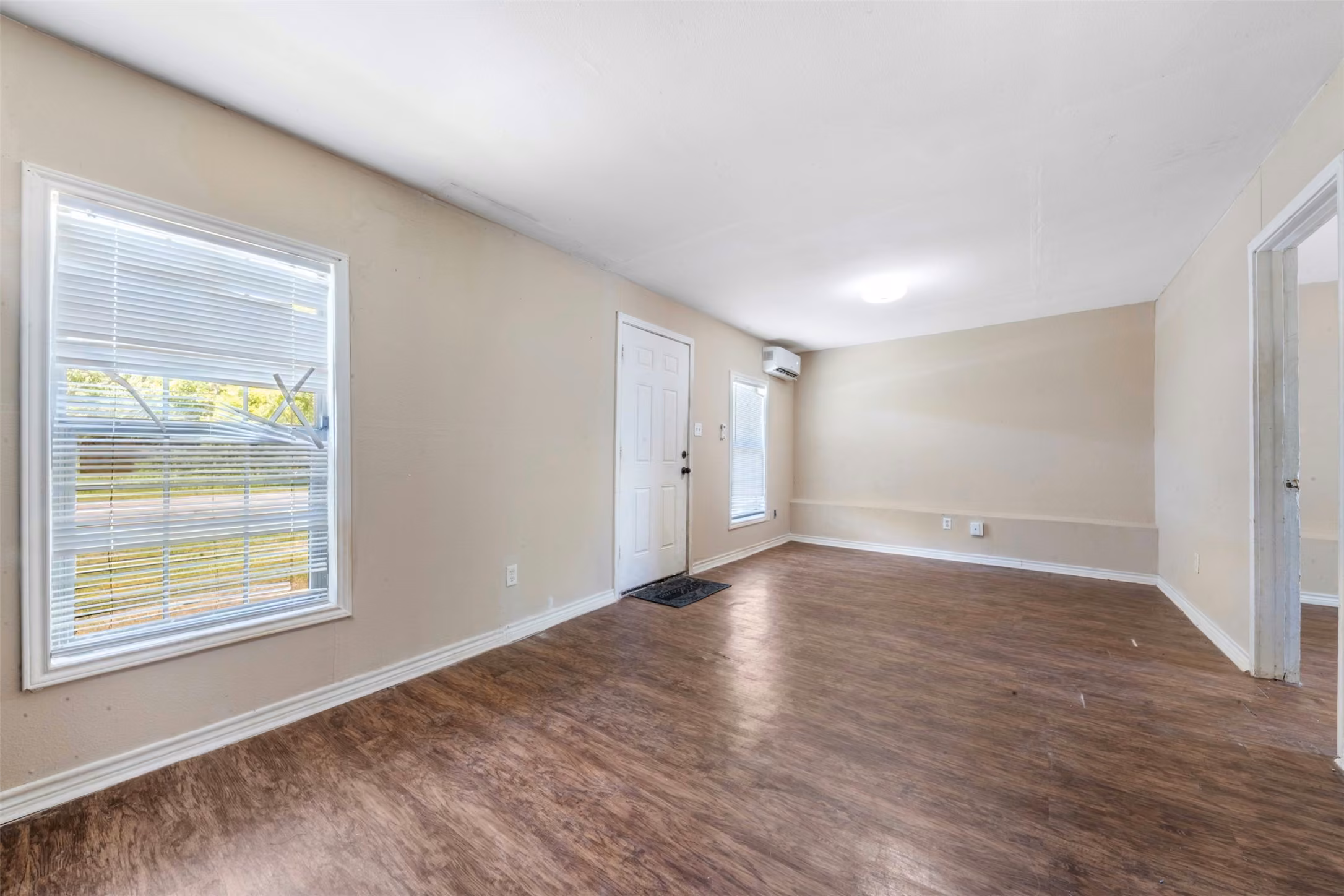 Photo 5 of 422 2nd Avenue N, Texas City, TX