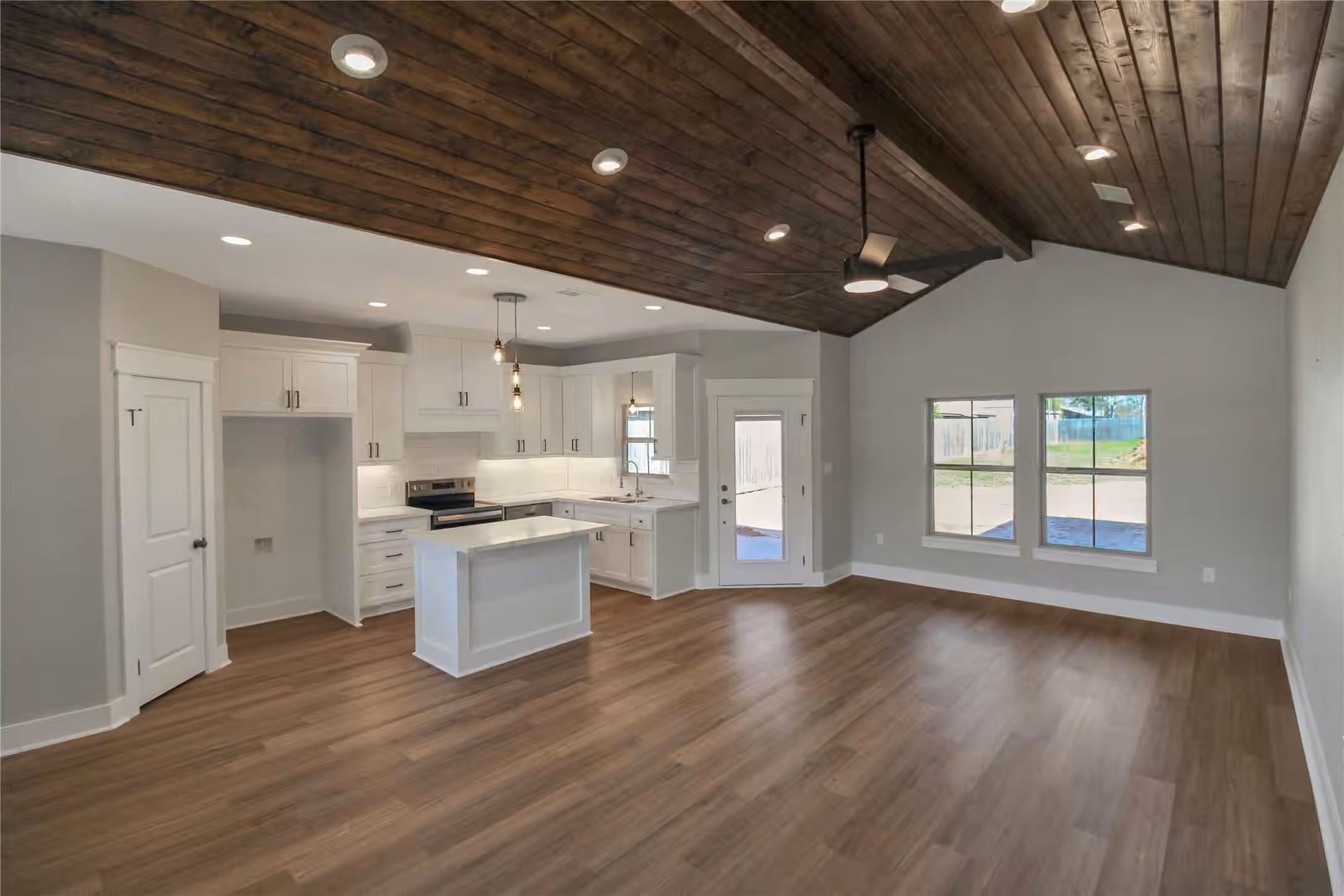 Photo 2 of 21 Bluegill Dr, Shepherd, TX