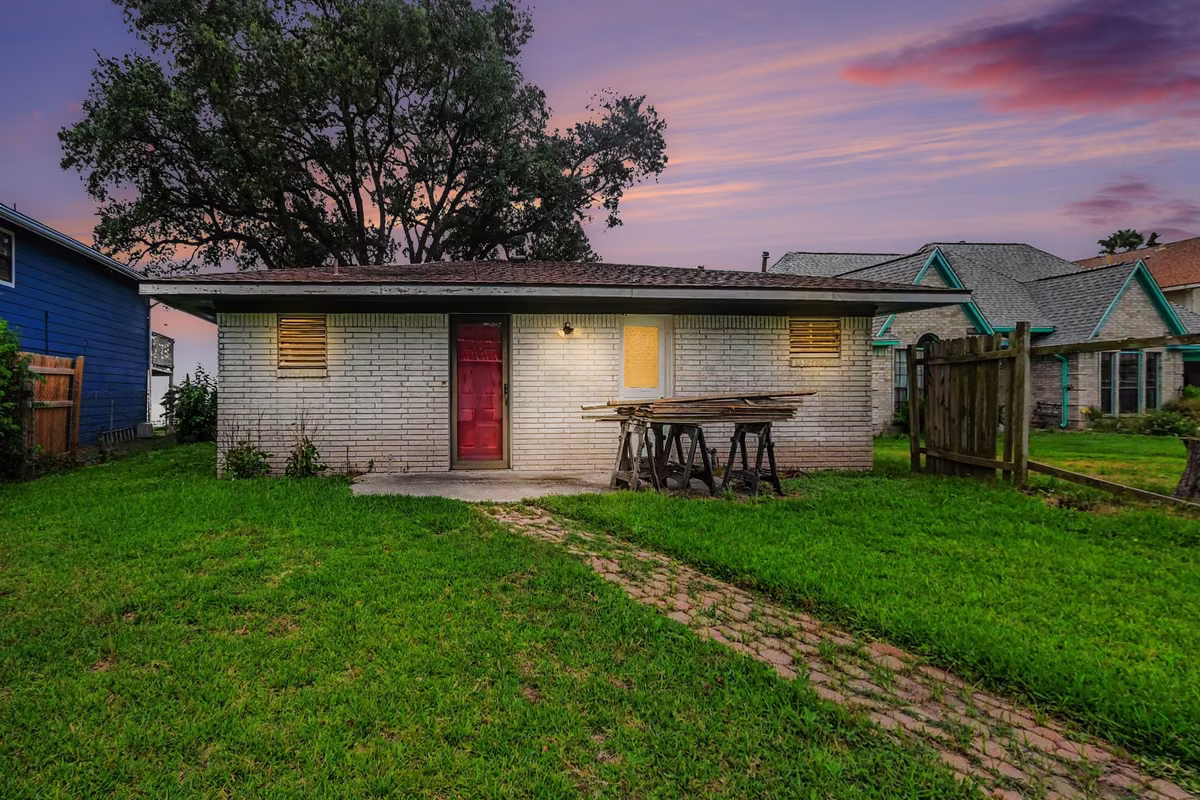 Photo of 10518 Ocean Drive, Beach City, TX 77523