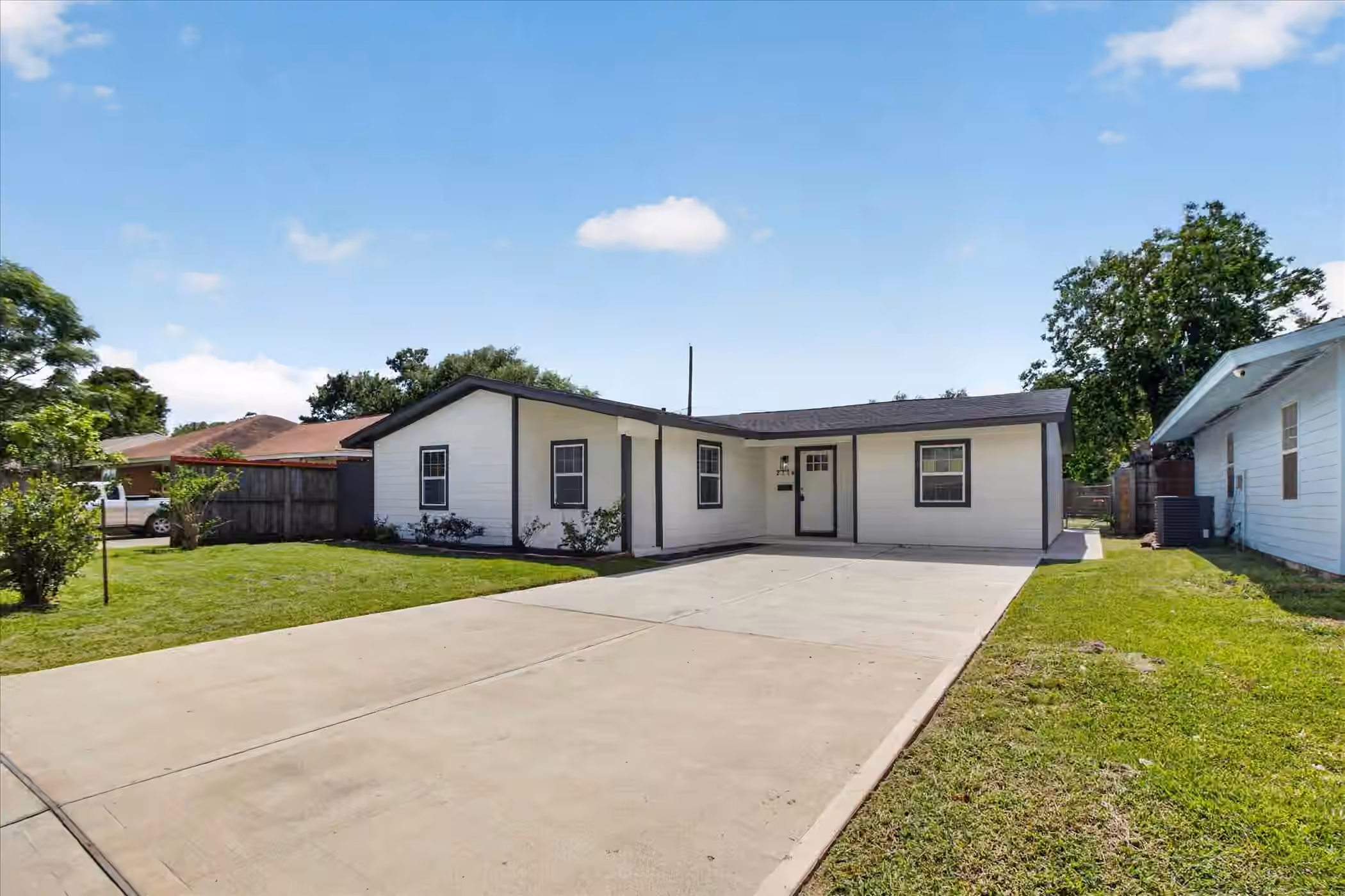Photo 4 of 2114 Linden Creek Lane, Houston, TX