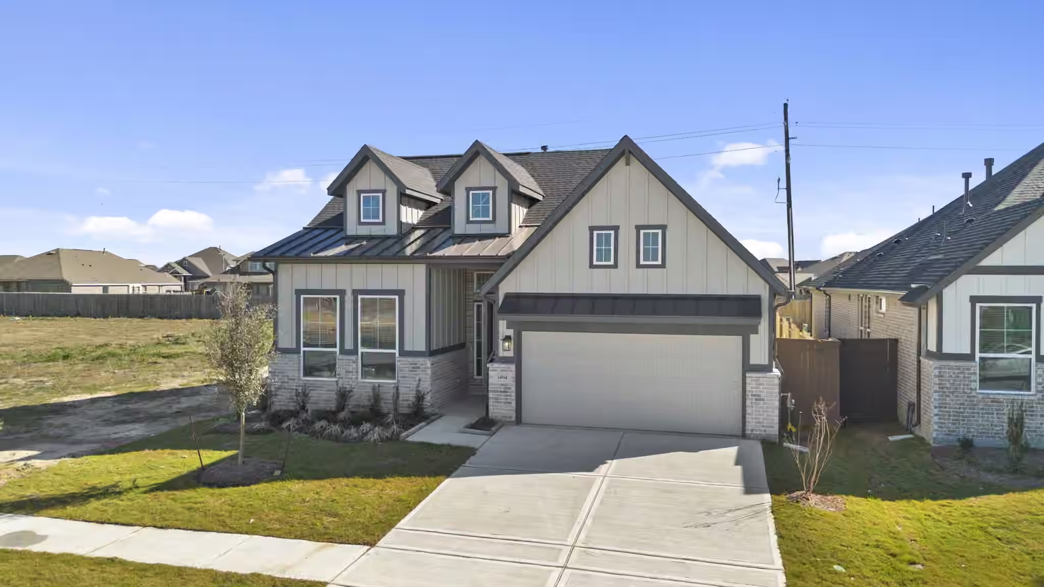 Photo 2 of 9619 Chateau Hill Drive, Manvel, TX
