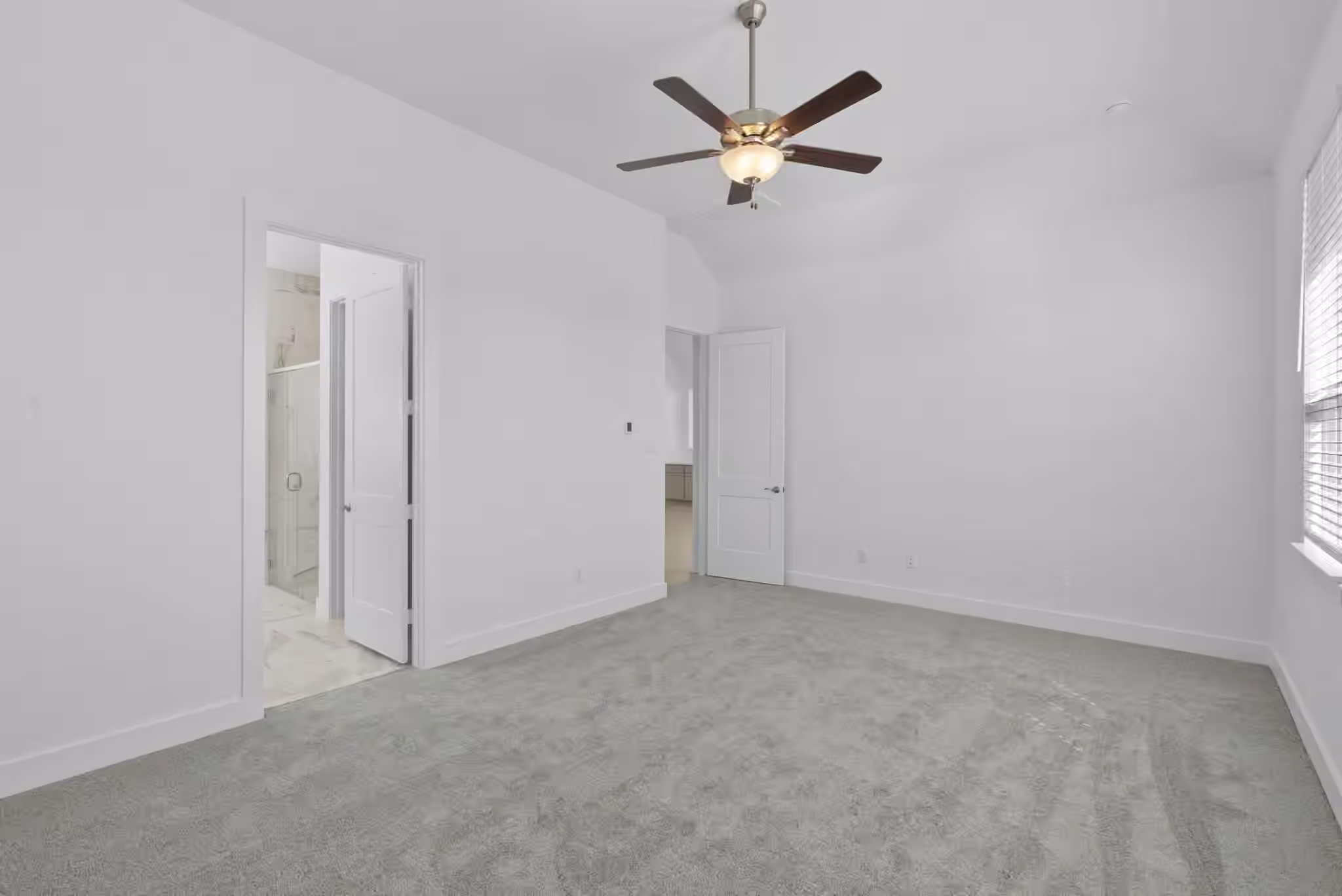 Photo 4 of 9619 Chateau Hill Drive, Manvel, TX