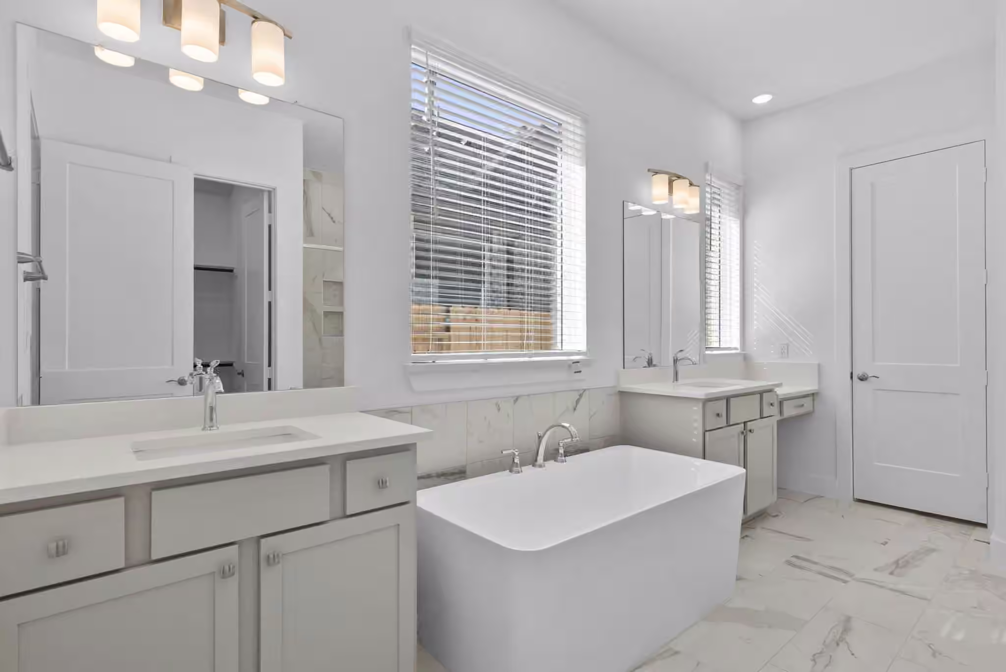 Photo 5 of 9619 Chateau Hill Drive, Manvel, TX