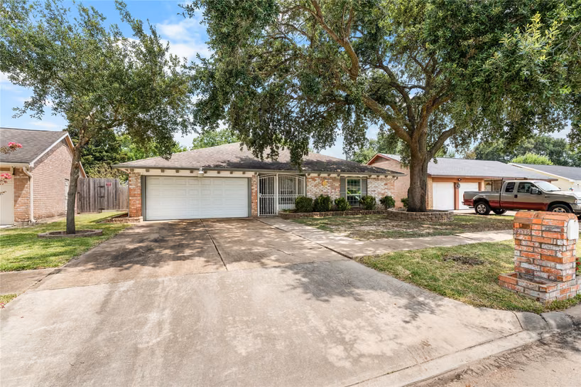 Photo of 11310 Gladefield Drive, Houston, TX 77099