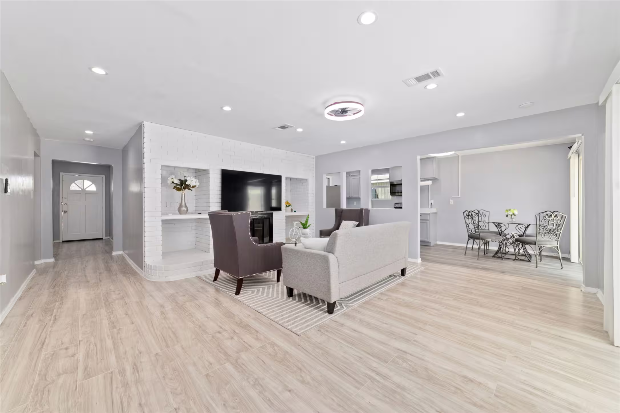 Photo 7 of 6111 Westbranch Drive, Houston, TX