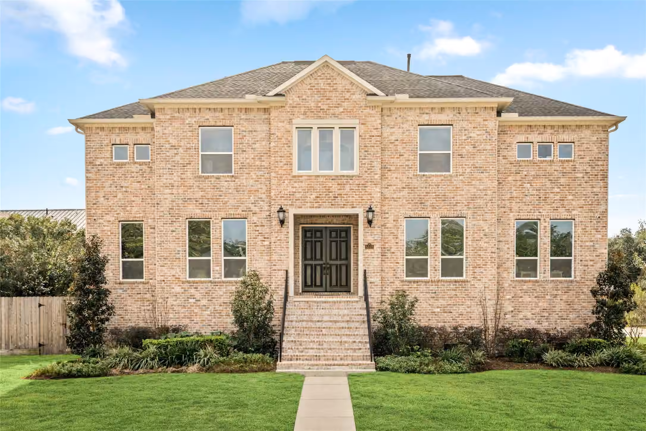 Photo of 5319 Braesheather Drive, Houston, TX 77096