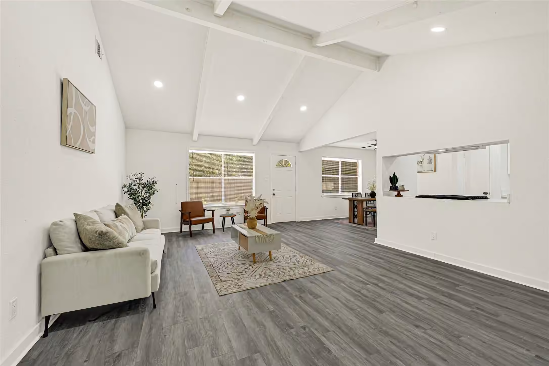 Photo 5 of 1123 Fallbrook Drive, Houston, TX