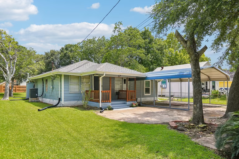 Photo 2 of 2606 2nd Avenue N, Texas City, TX