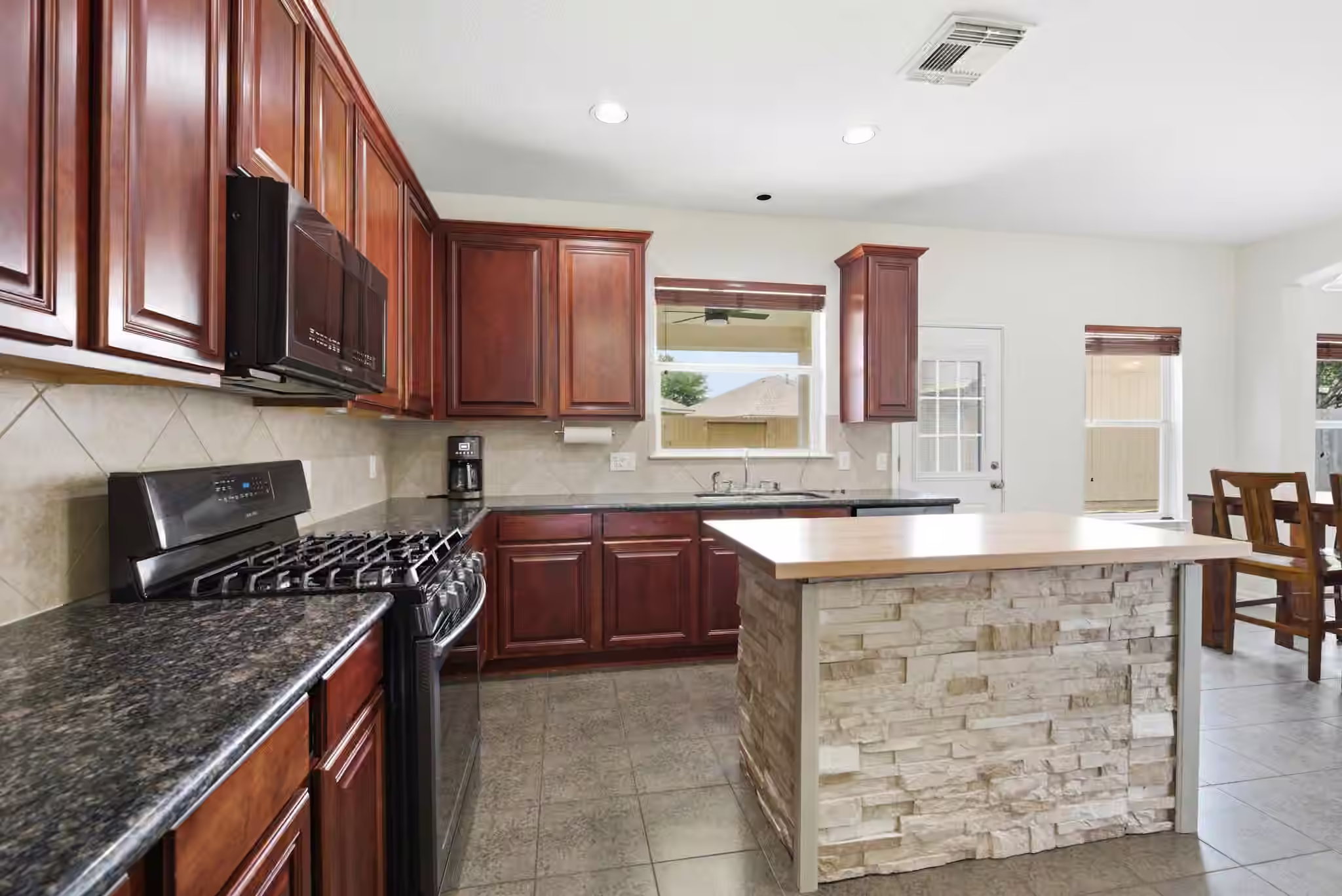 Photo 5 of 8311 Rocky River Street, Baytown, TX