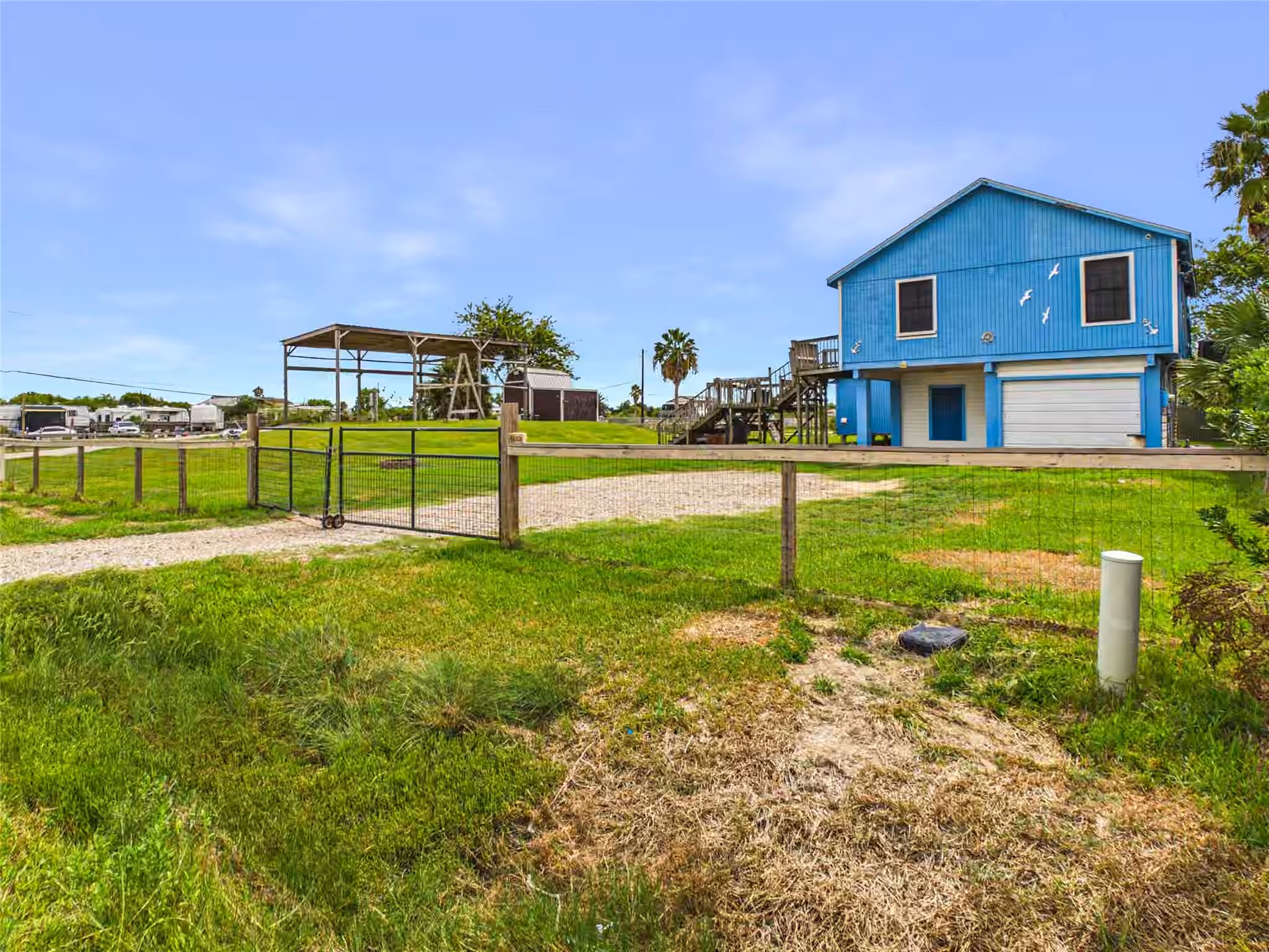 Photo 4 of 4607 Swan Street, Hitchcock, TX