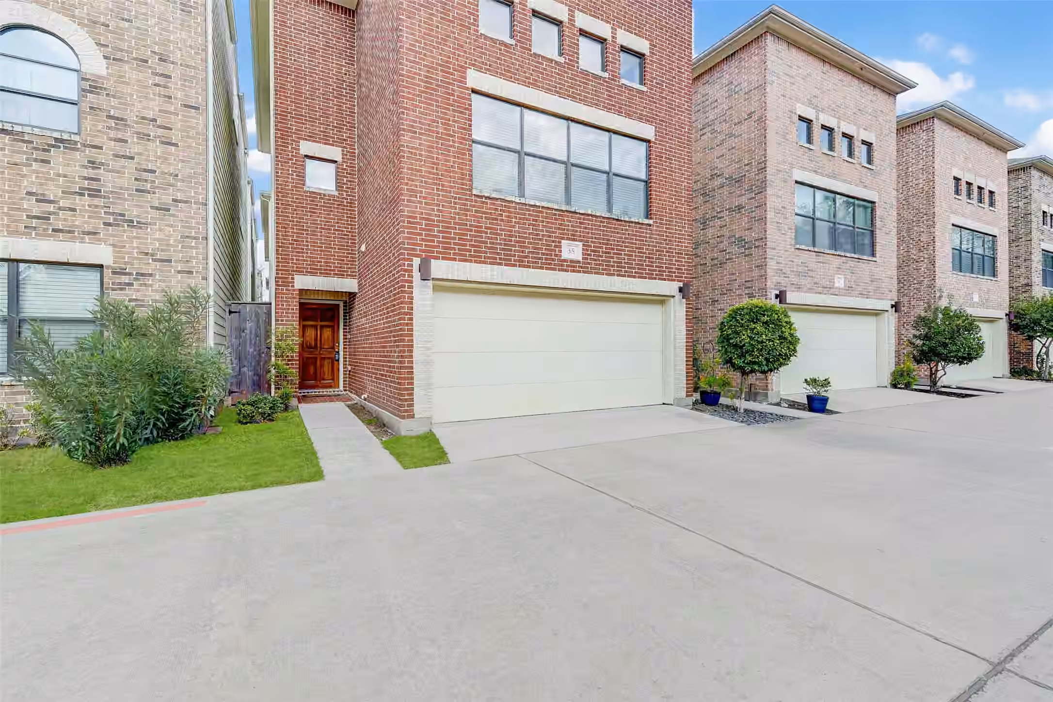 Photo 2 of 650 Westcross Street 35, Houston, TX