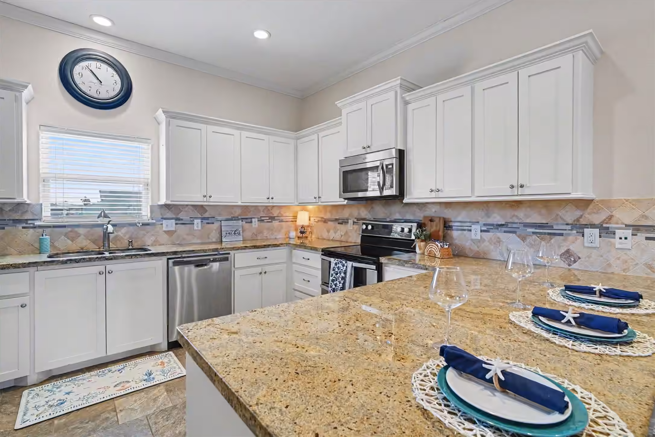 Photo 2 of 437 Pompano Street, Bayou Vista, TX