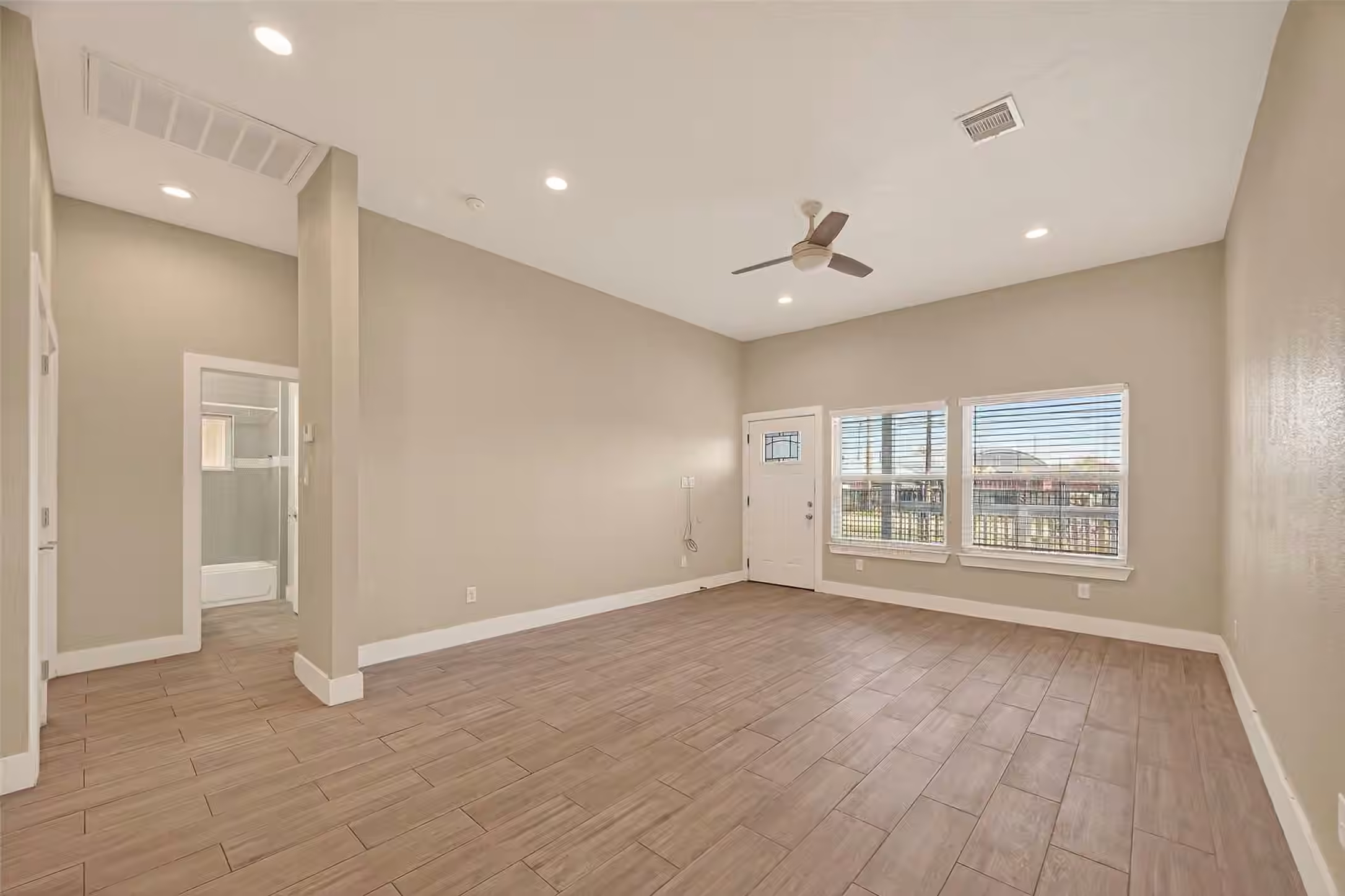 Photo 7 of 920 Kellogg Street, Houston, TX