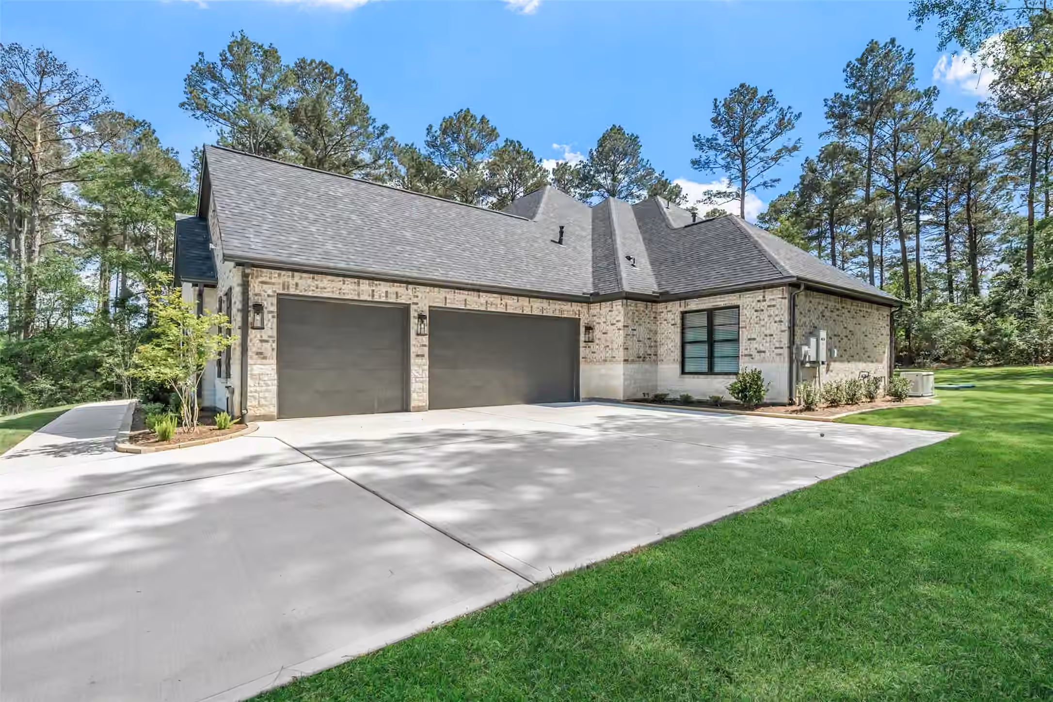 Photo 3 of 8680 Cedar Meadow Ln Lane, Plantersville, TX