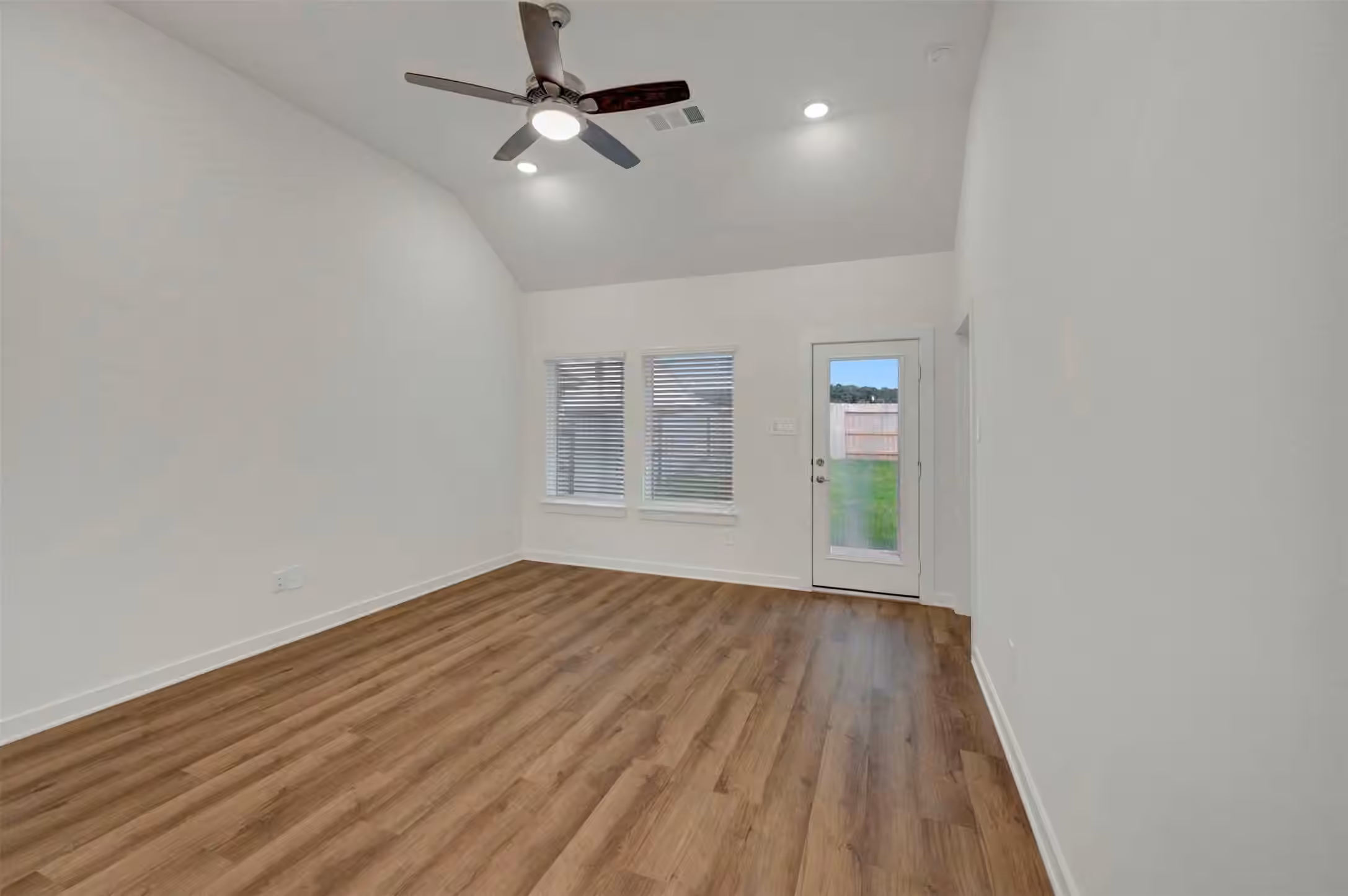 Photo 4 of 10321 Navarro Path, Montgomery, TX