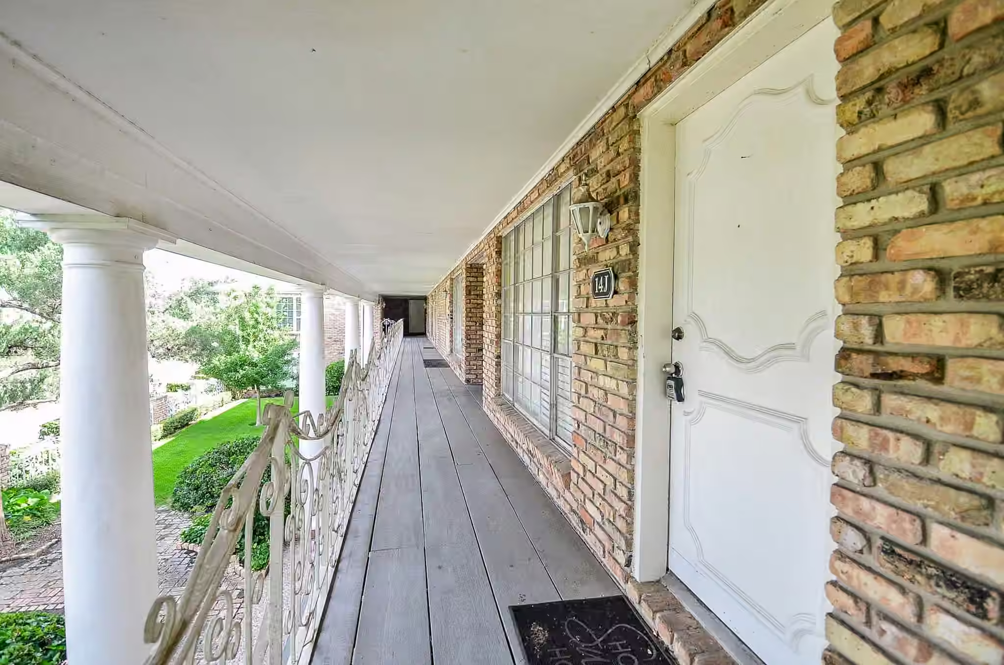 Photo 3 of 2201 Fountain View Drive W 14J, Houston, TX