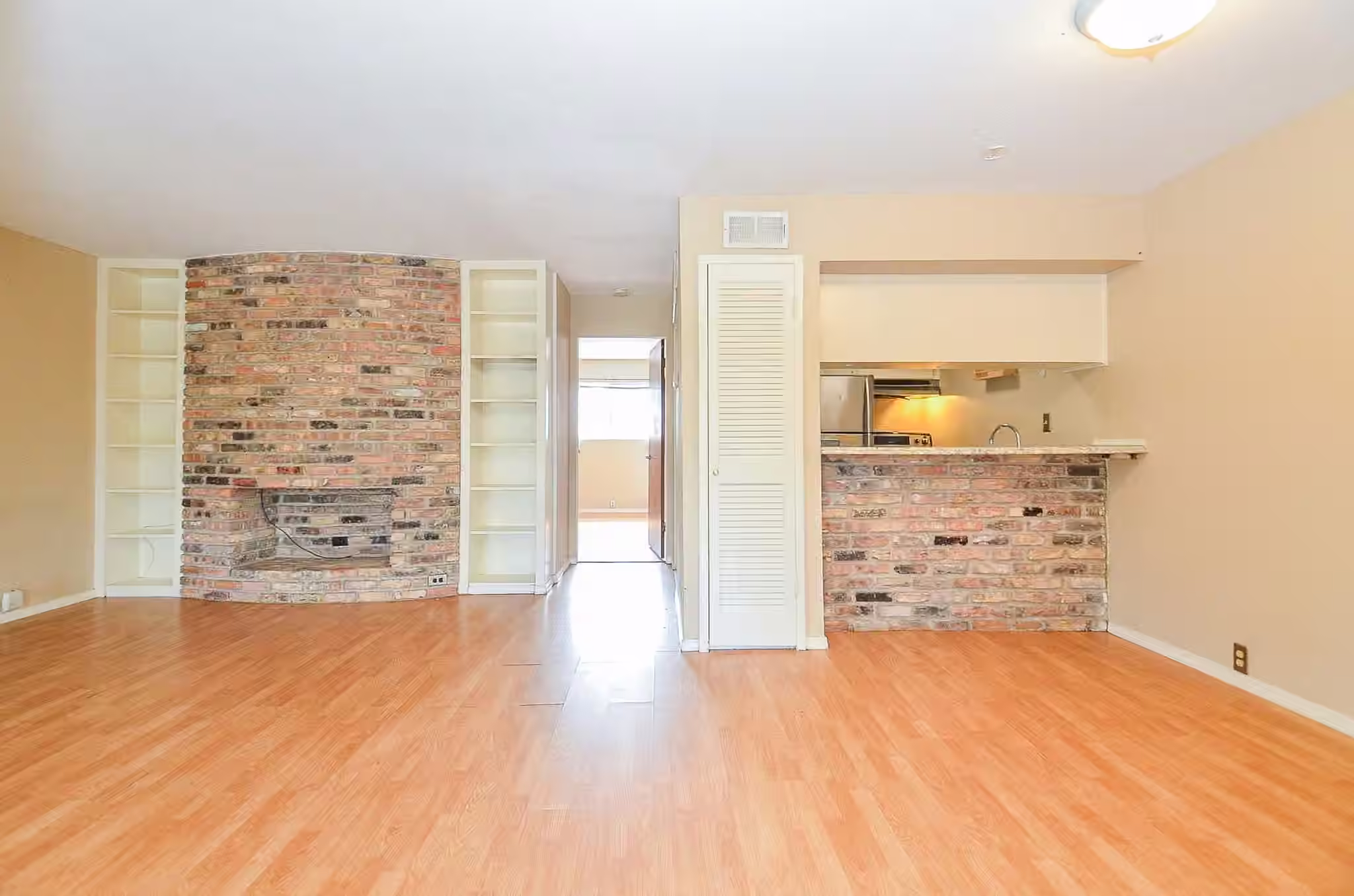 Photo 6 of 2201 Fountain View Drive W 14J, Houston, TX