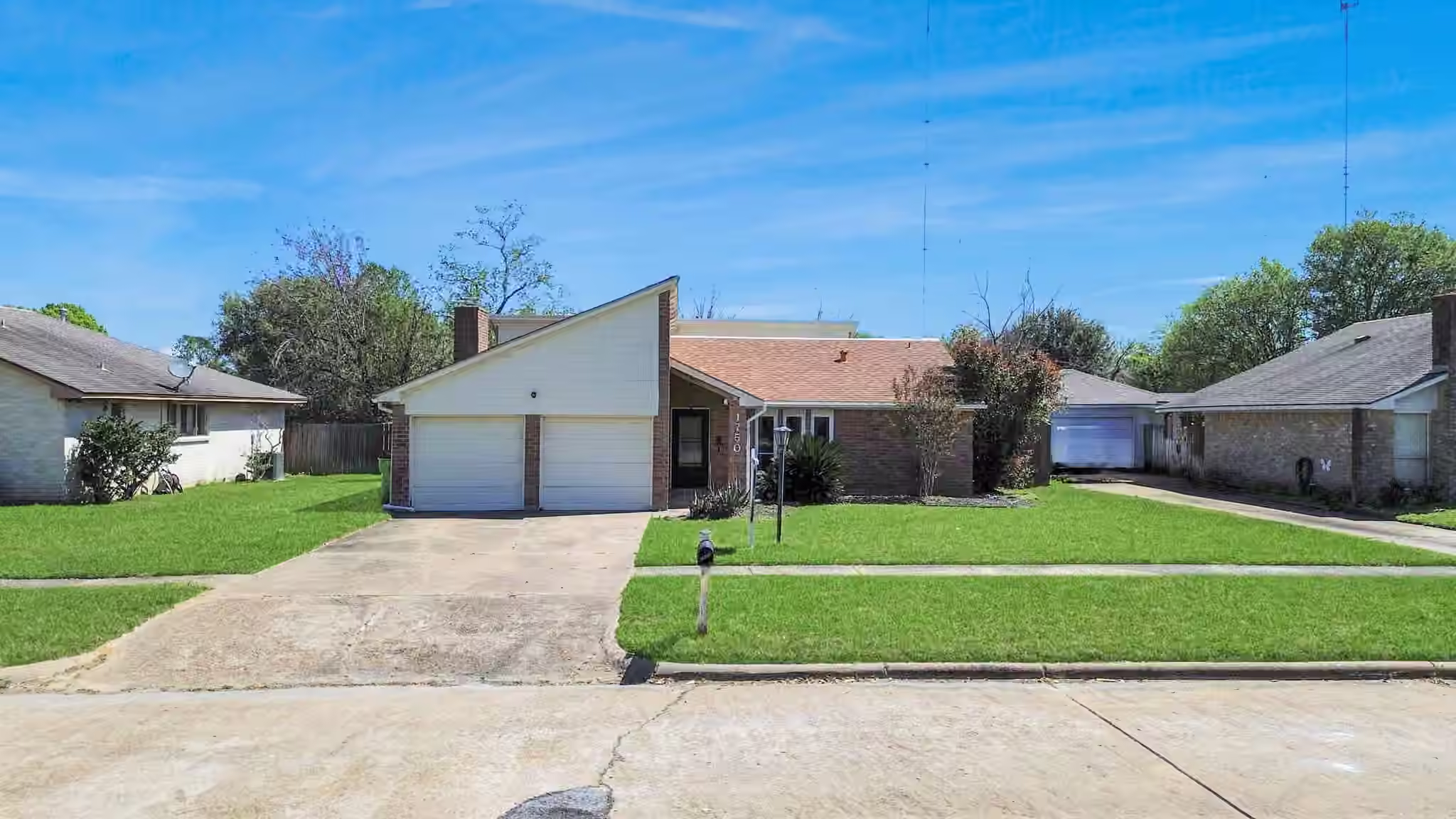 Photo 2 of 1750 Hilton Head Drive, Missouri City, TX