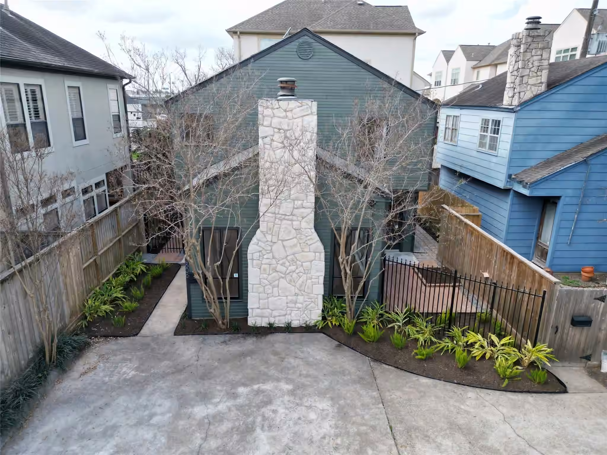Photo 4 of 2606 Nantucket Drive, Houston, TX