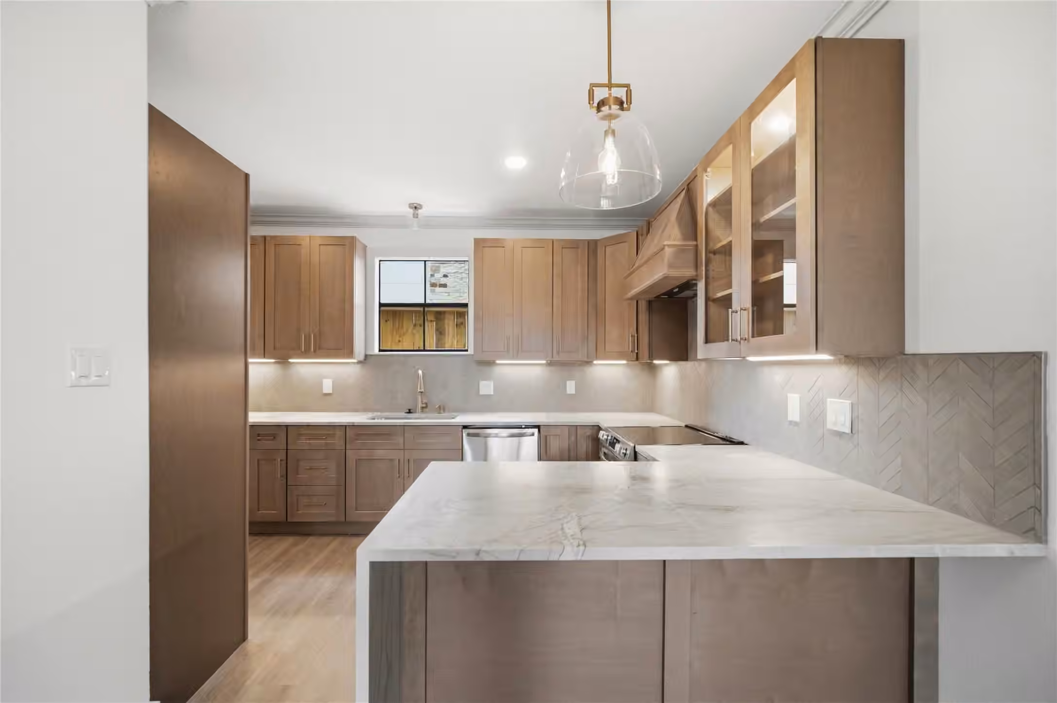 Photo 6 of 2606 Nantucket Drive, Houston, TX