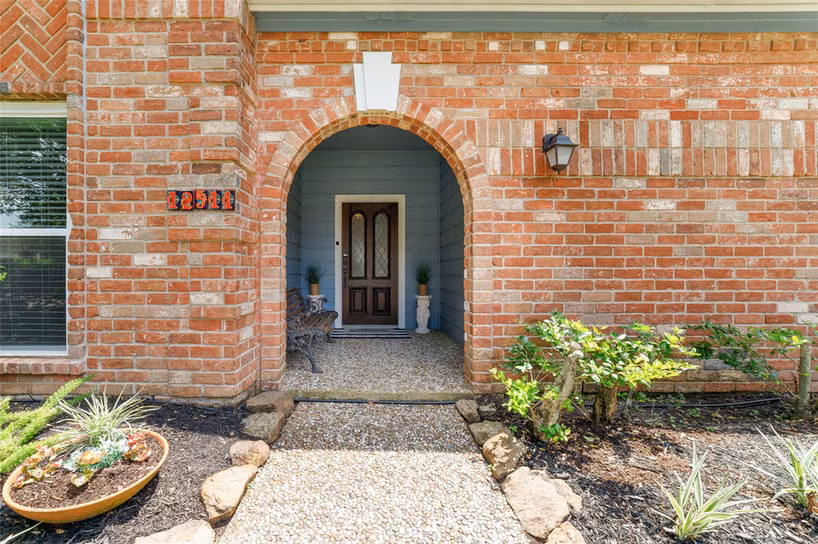 Photo 3 of 12511 Meadow Lake Drive, Houston, TX