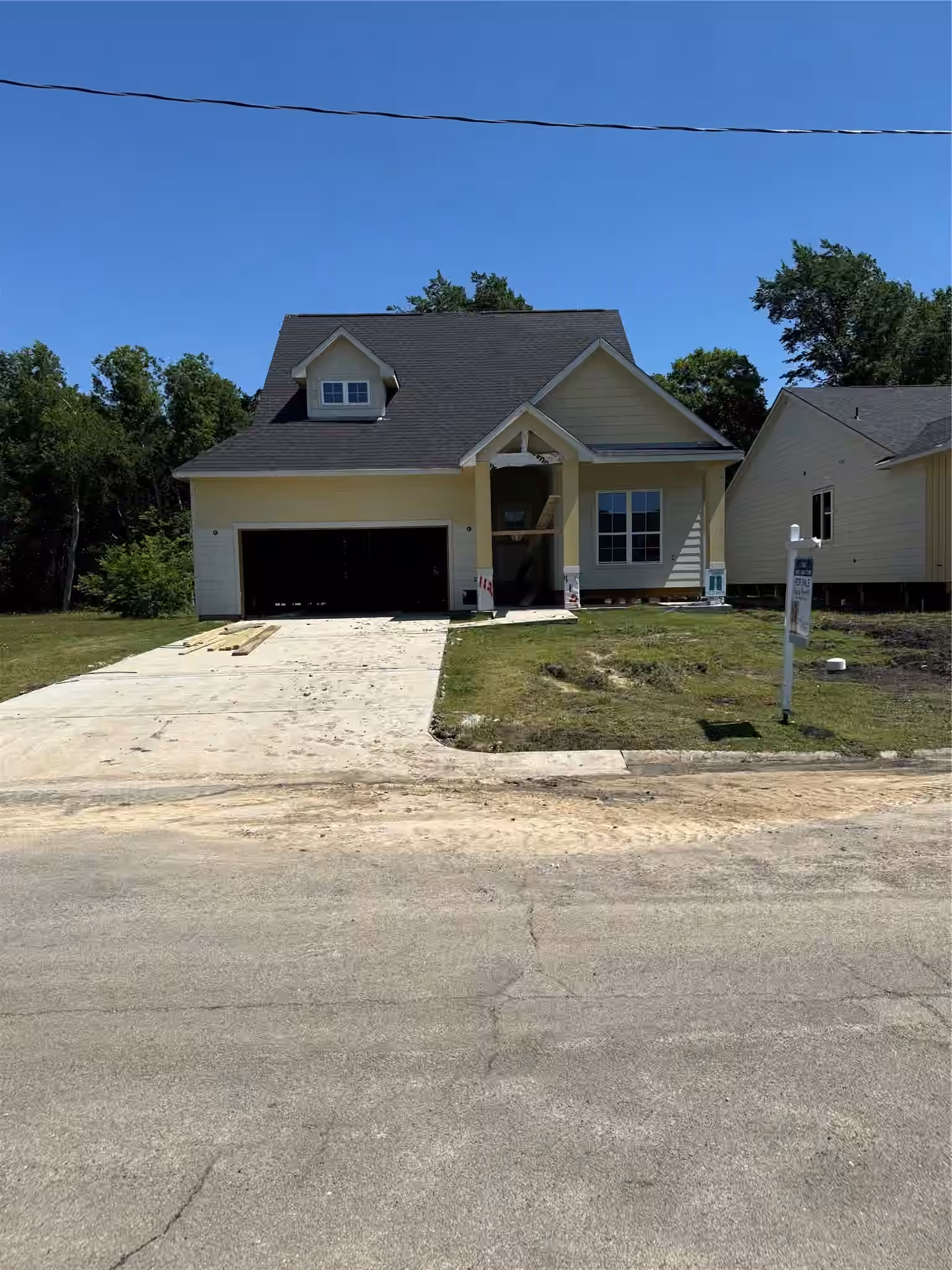 Photo 2 of 112 Harvey Boulevard, Baytown, TX