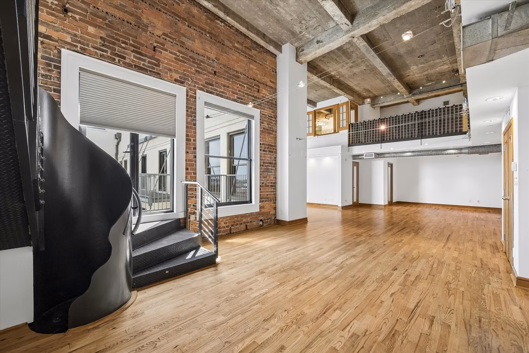 Photo 5 of 915 Franklin Street 9L, Houston, TX