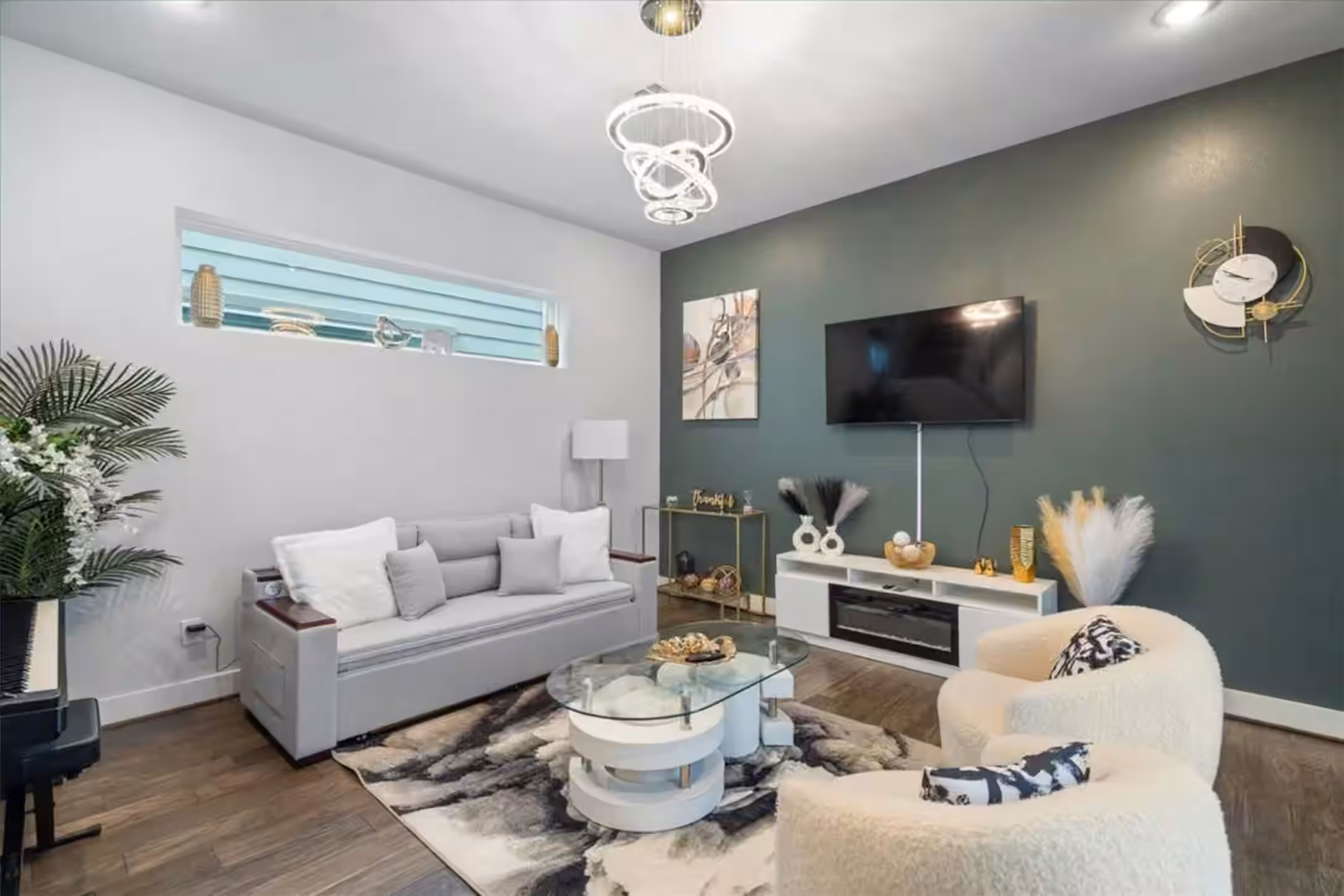 Photo 4 of 5815 Fairdale Lane C, Houston, TX