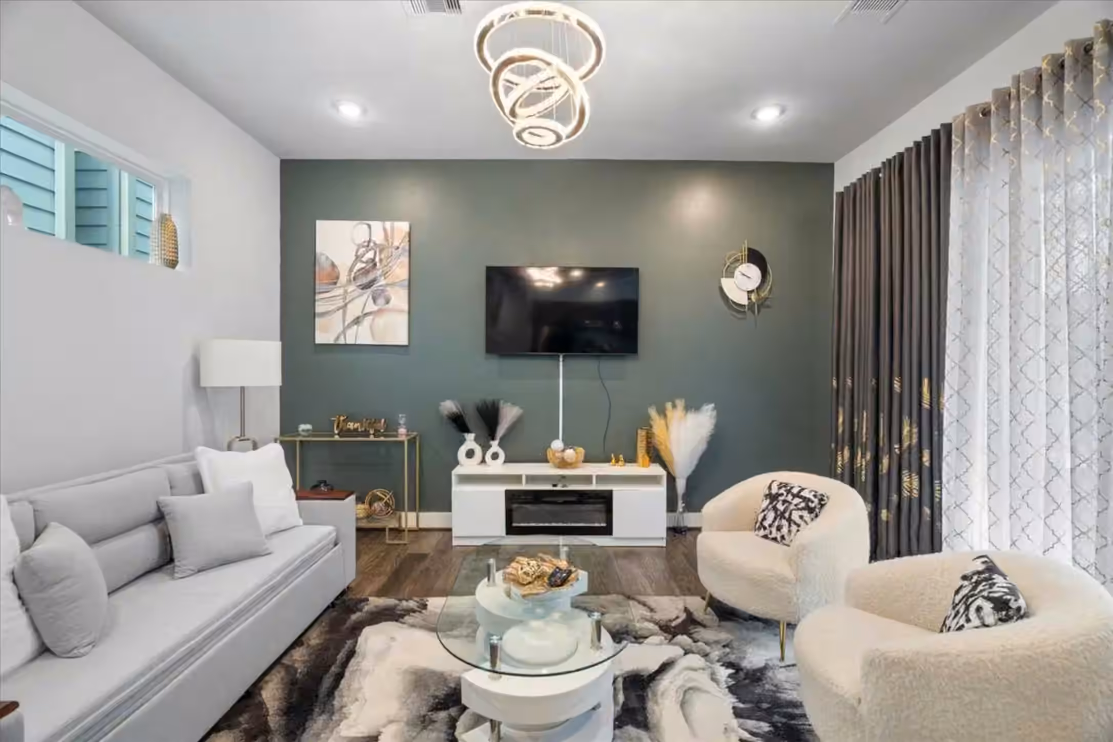 Photo 6 of 5815 Fairdale Lane C, Houston, TX