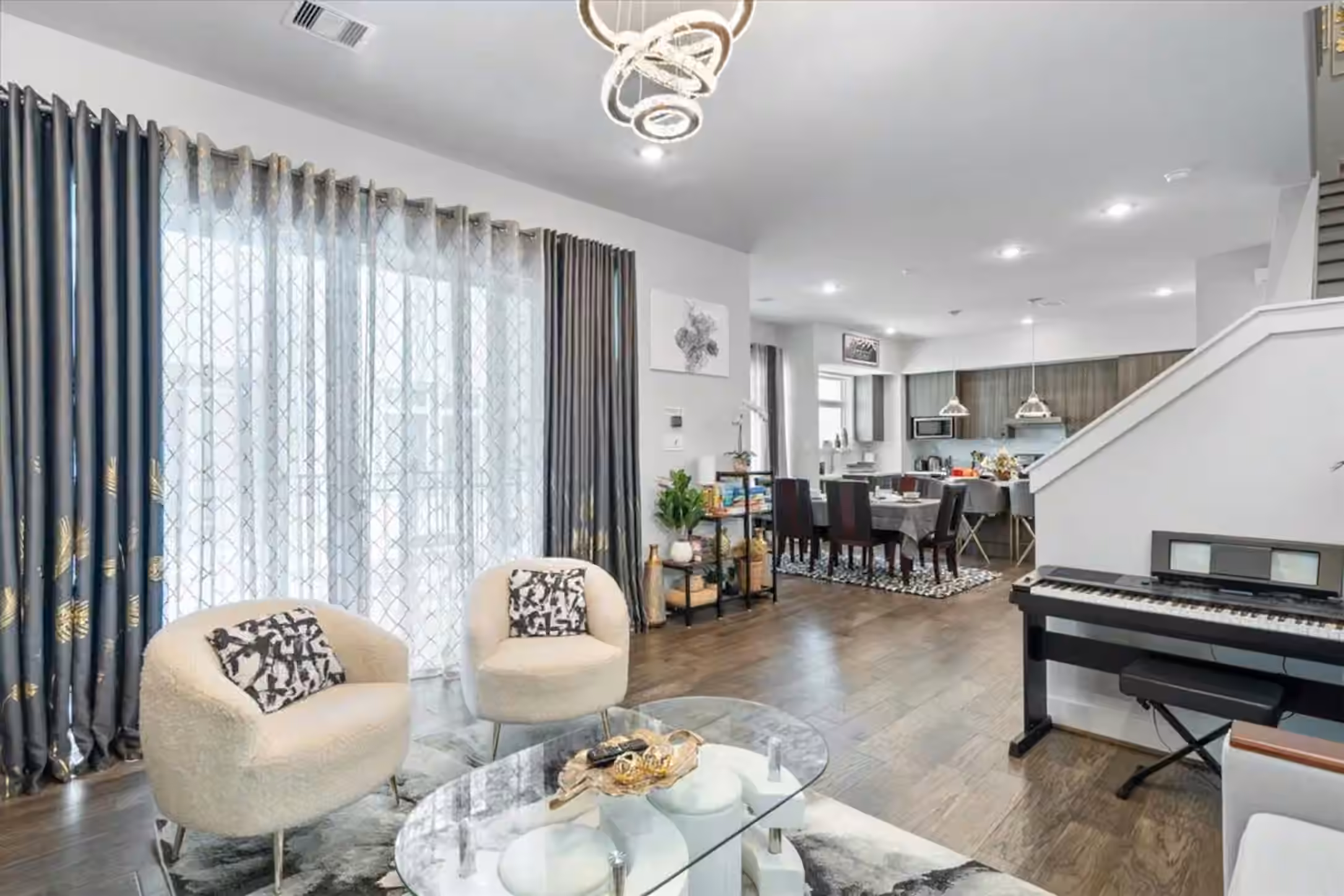 Photo 7 of 5815 Fairdale Lane C, Houston, TX
