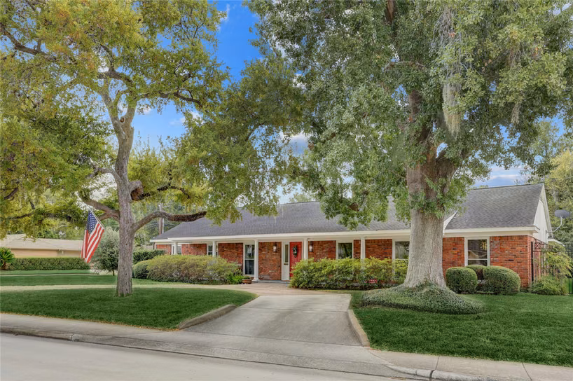 Photo 5 of 3623 S Braeswood Boulevard, Houston, TX 77025