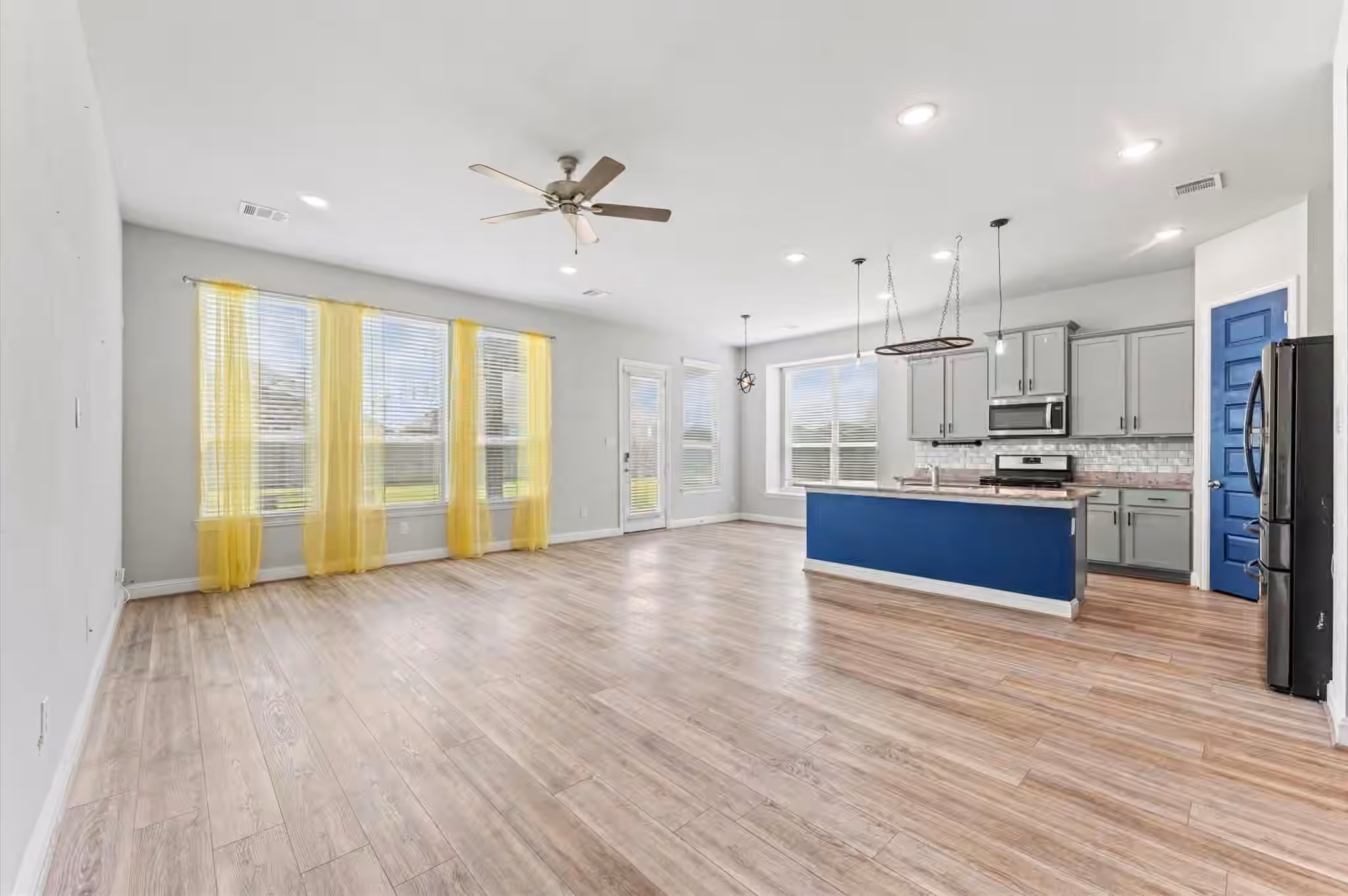 Photo 4 of 12402 Oakleaf Bend Drive, Humble, TX
